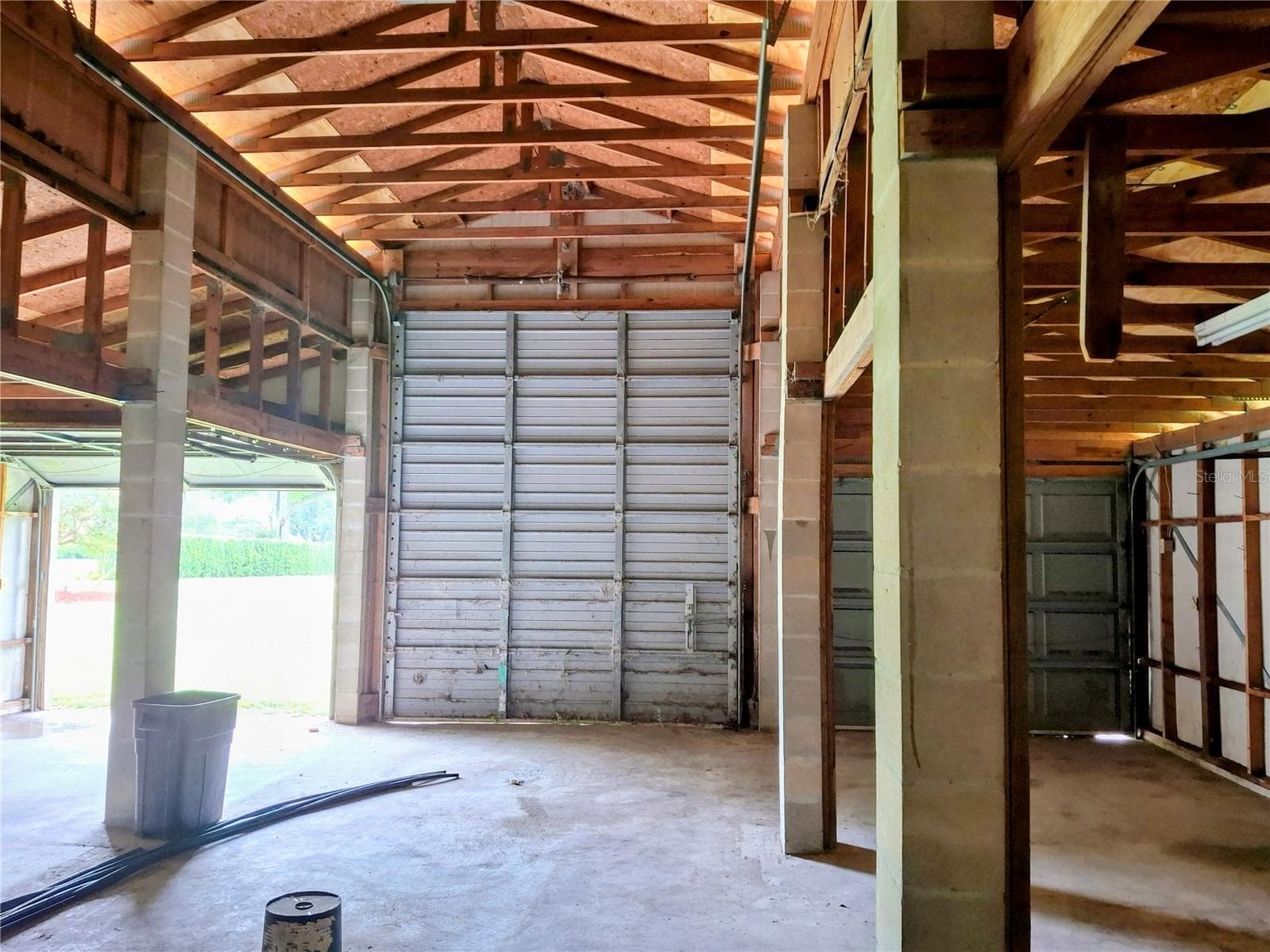 Barn interior - 6720 LAKELAND HIGHLANDS RD, LAKELAND