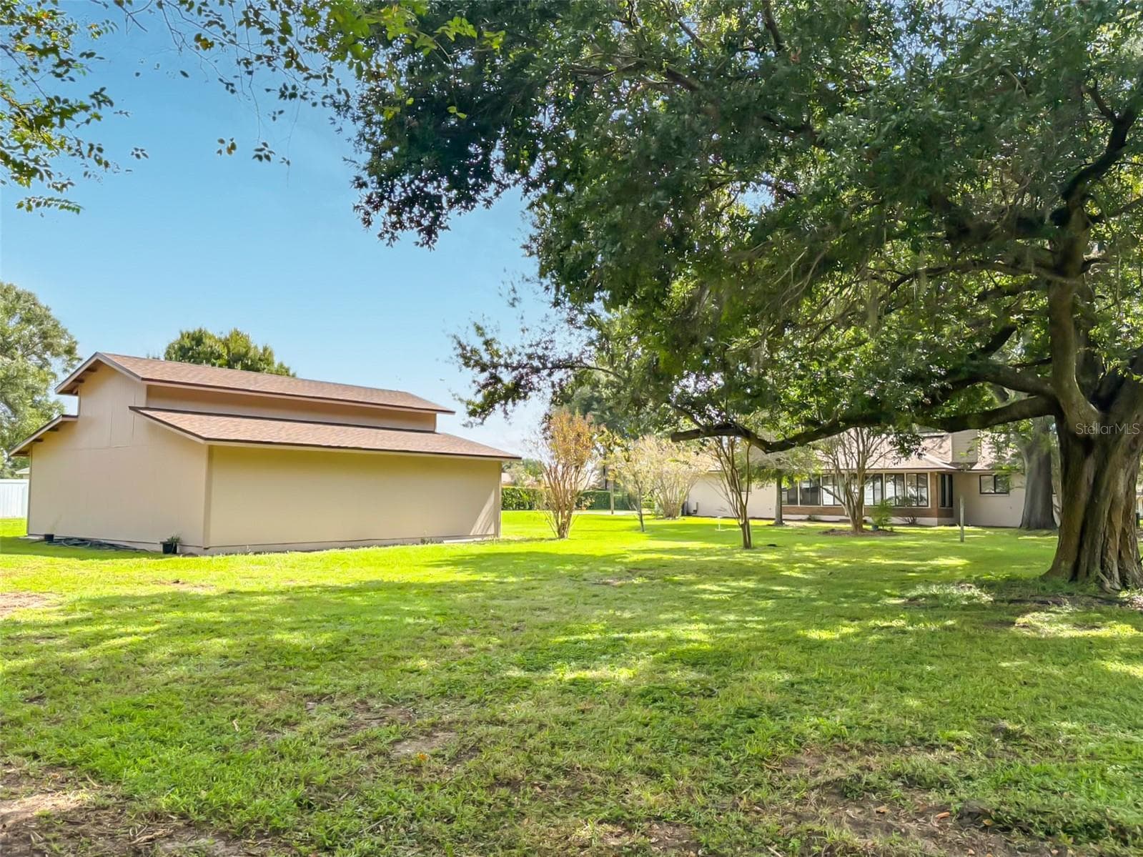 Rear view of barn and house - 6720 LAKELAND HIGHLANDS RD, LAKELAND