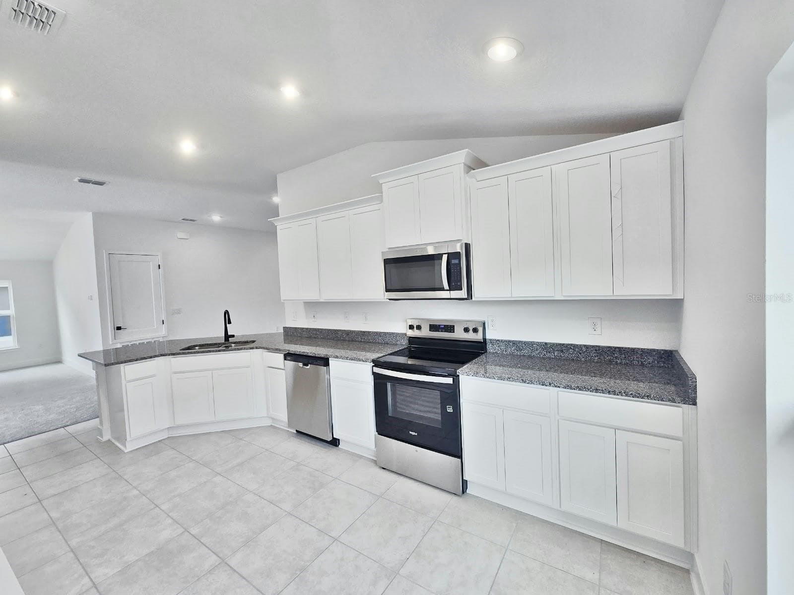 Kitchen and nook - 7672 BENT TREE LOOP, ST CLOUD