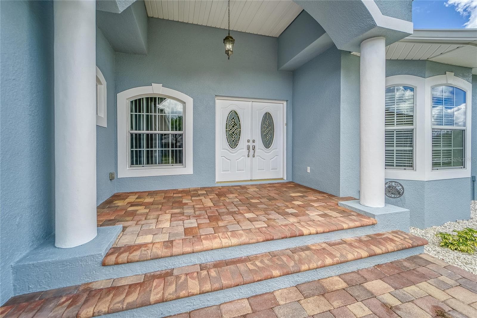 FRONT ENTRANCE - 416 ISLAND CAY WAY, APOLLO BEACH
