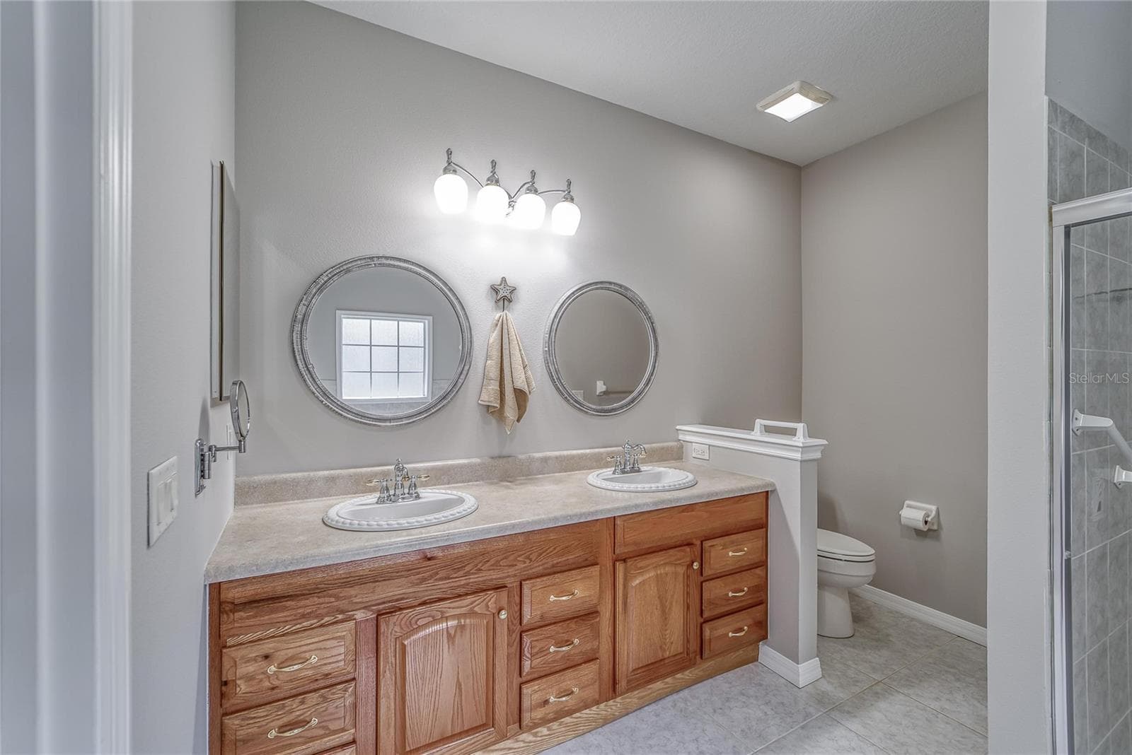 MASTER BATH - 416 ISLAND CAY WAY, APOLLO BEACH