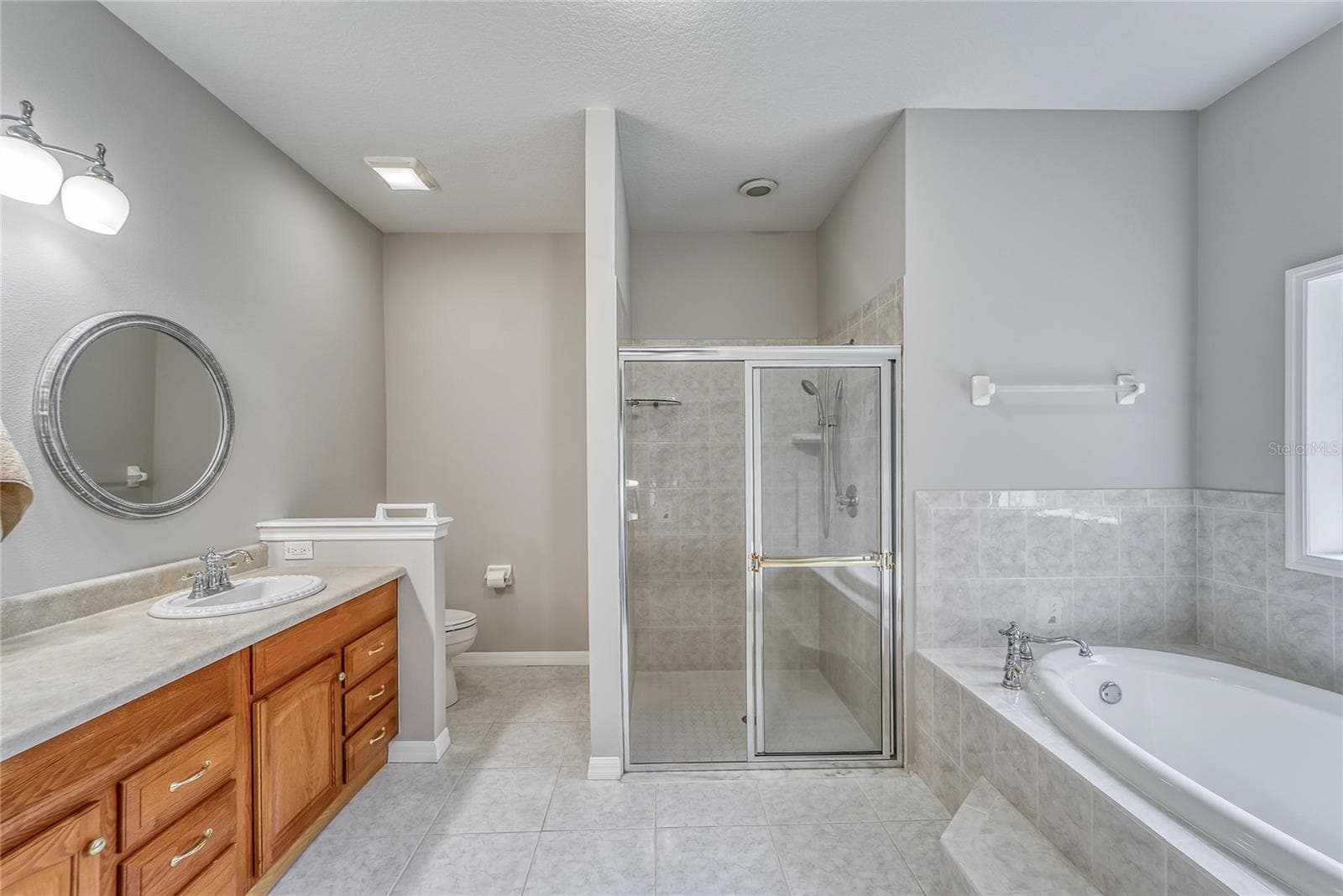 MASTER BATH - 416 ISLAND CAY WAY, APOLLO BEACH