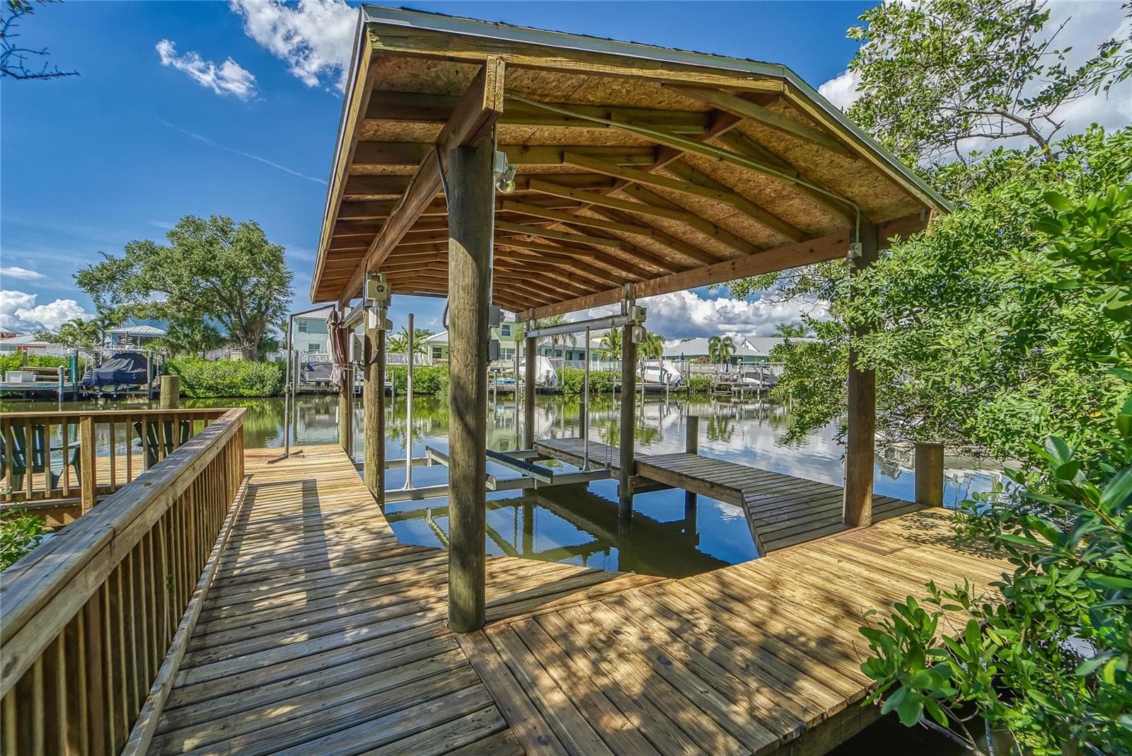 LIFT - 416 ISLAND CAY WAY, APOLLO BEACH