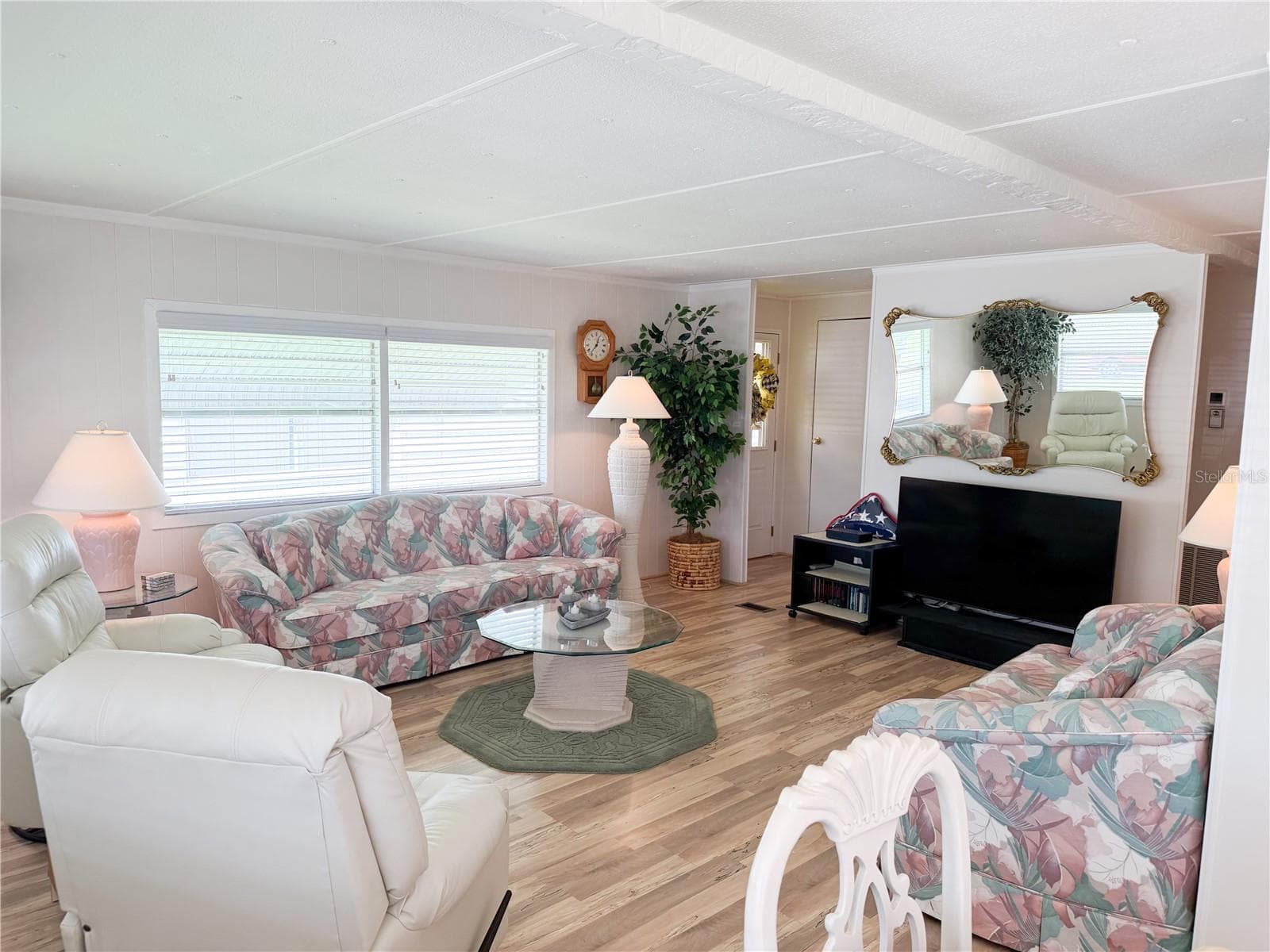 Mobile Home at 6708 NEIGHBORLY CT, NORTH PORT, photo 6 of 33