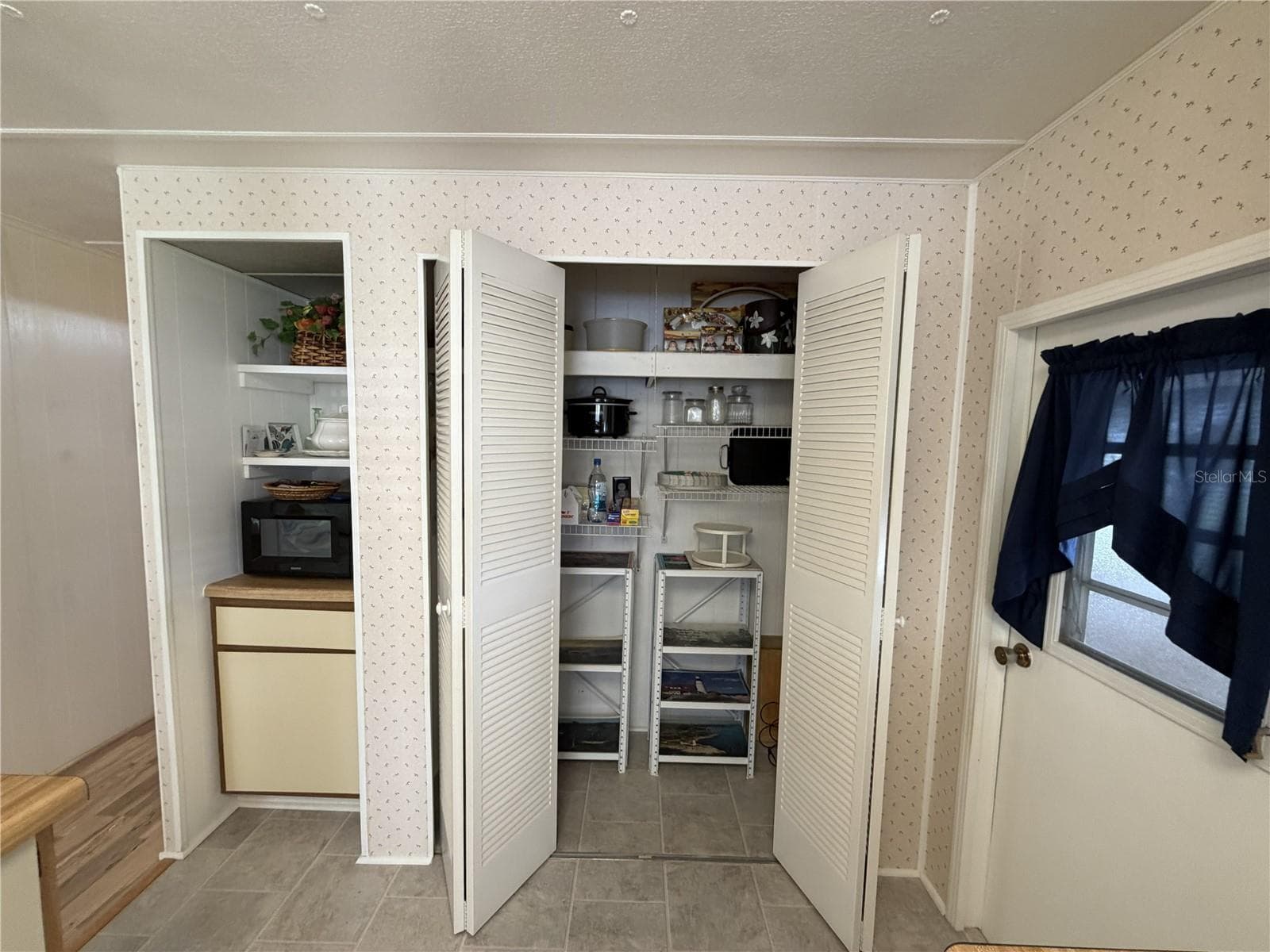 Mobile Home at 6708 NEIGHBORLY CT, NORTH PORT, photo 10 of 33