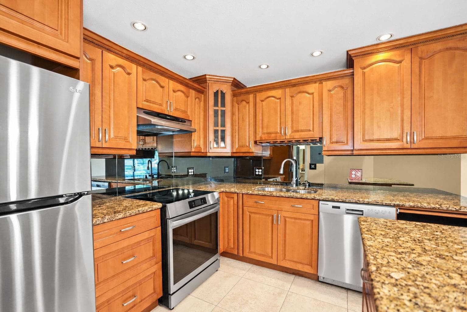 Condominium at 2000 WORLD PARKWAY BLVD #2, CLEARWATER, photo 4 of 36