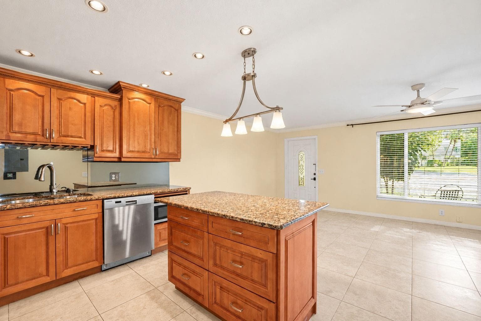 Condominium at 2000 WORLD PARKWAY BLVD #2, CLEARWATER, photo 8 of 36