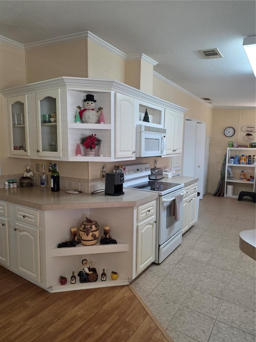Manufactured Home at 4025 MYRTLE OAK CT #843, ZELLWOOD, photo 8 of 31