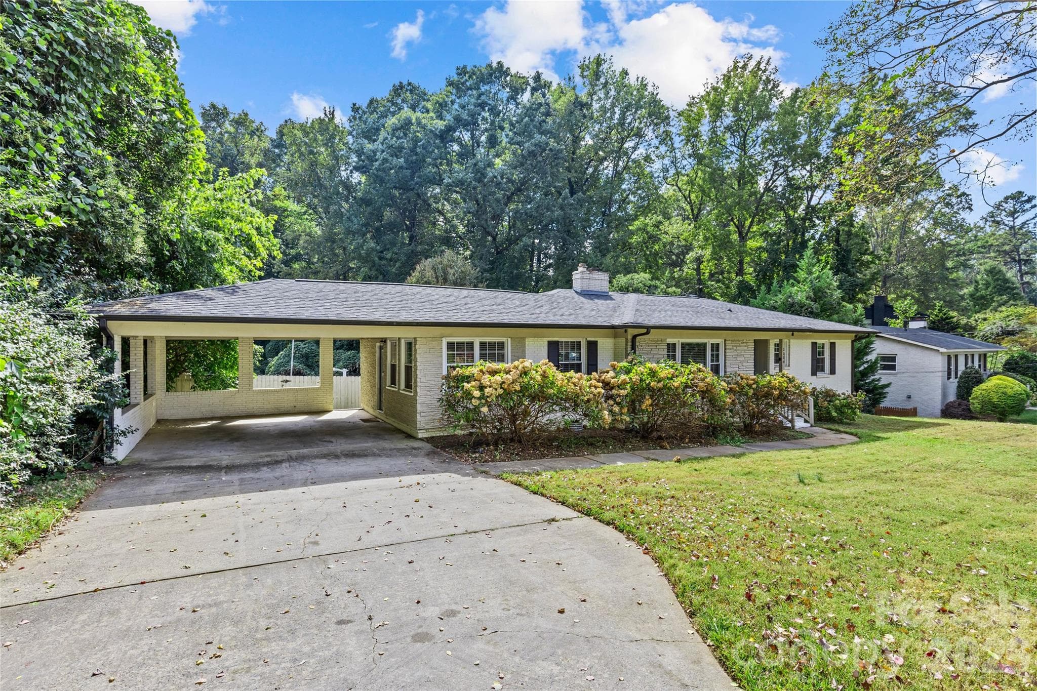 2538 Arnold Drive E