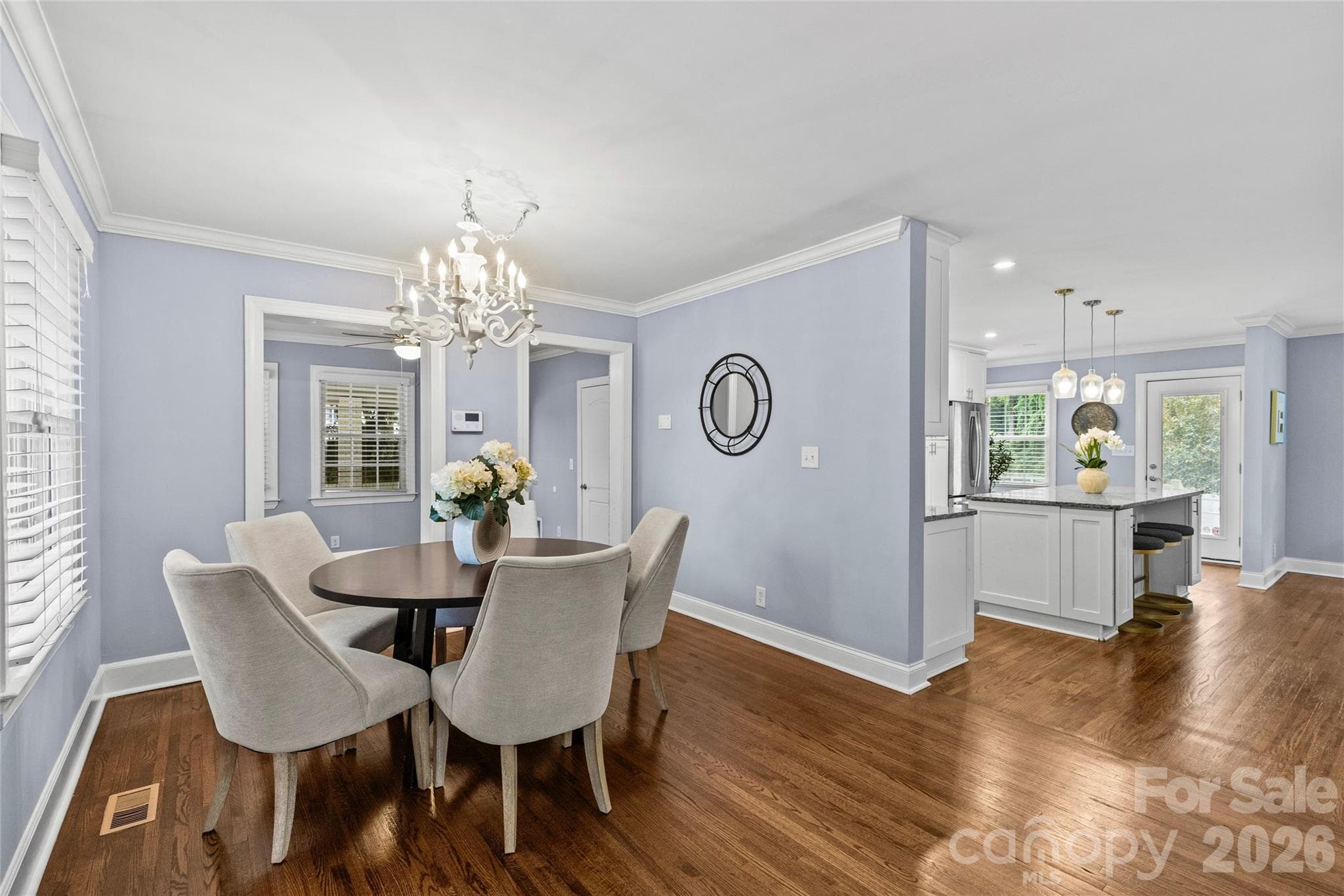 Single Family Residence at 2538 Arnold Drive E, Charlotte, photo 9 of 37