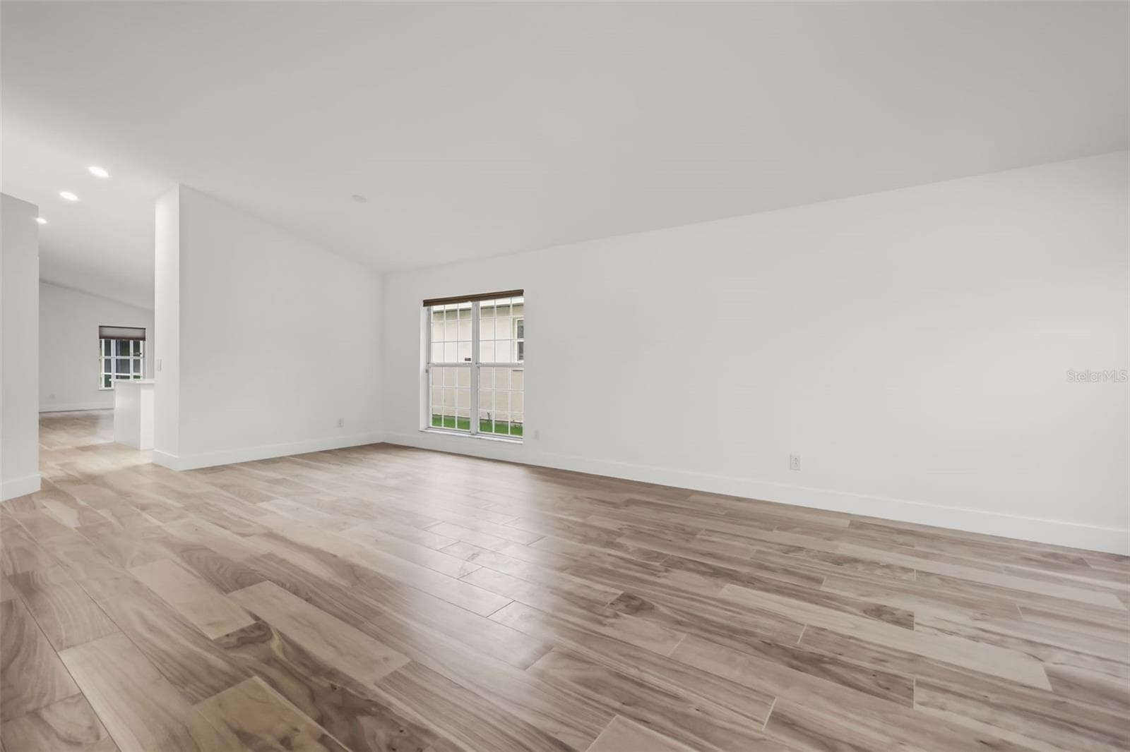 Single Family Residence at 14510 QUAIL TRAIL CIR, ORLANDO, photo 3 of 32