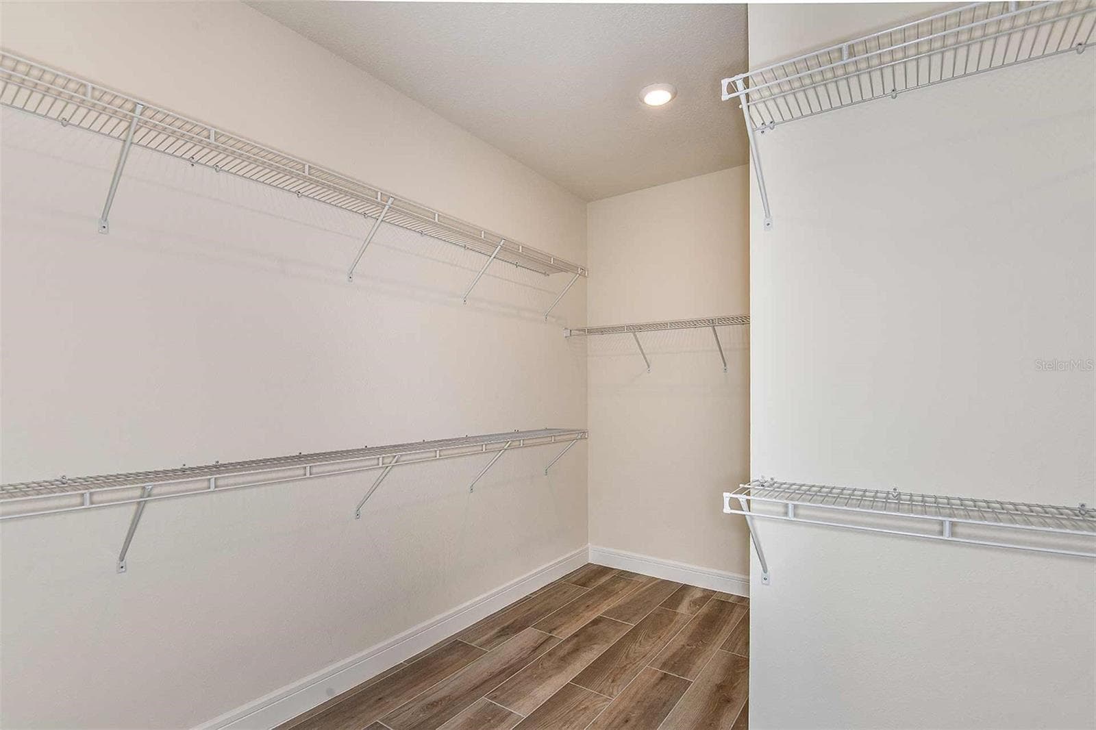 Model Home Design Only. Pictures and furnishings are for illustrative purposes only. Elevations, colors and options may vary. Furniture is for model home staging only. - 6541 WHITE WILLOW COURT, ST CLOUD