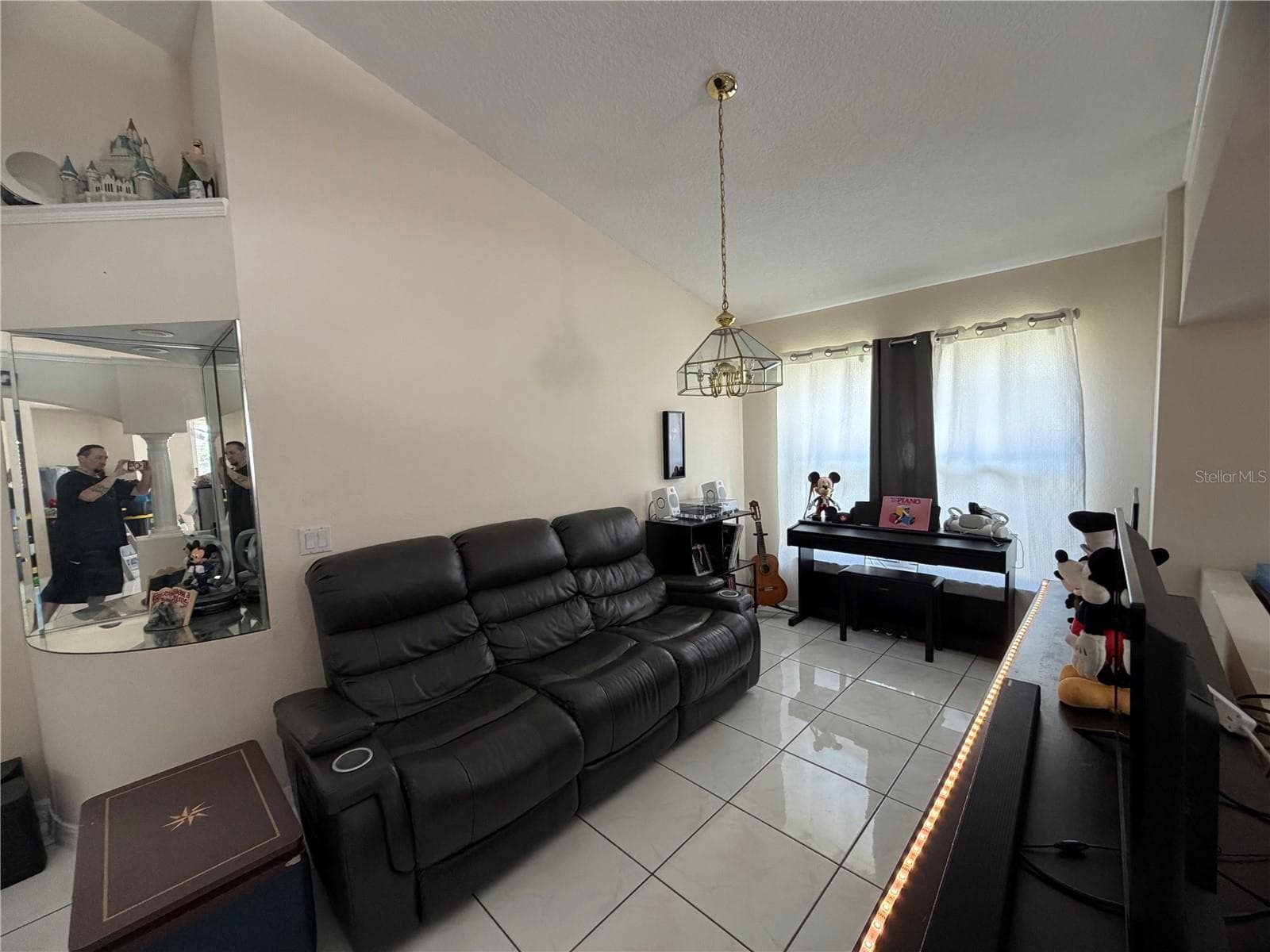 Single Family Residence at 2502 CROWN RIDGE CIR, KISSIMMEE, photo 8 of 56