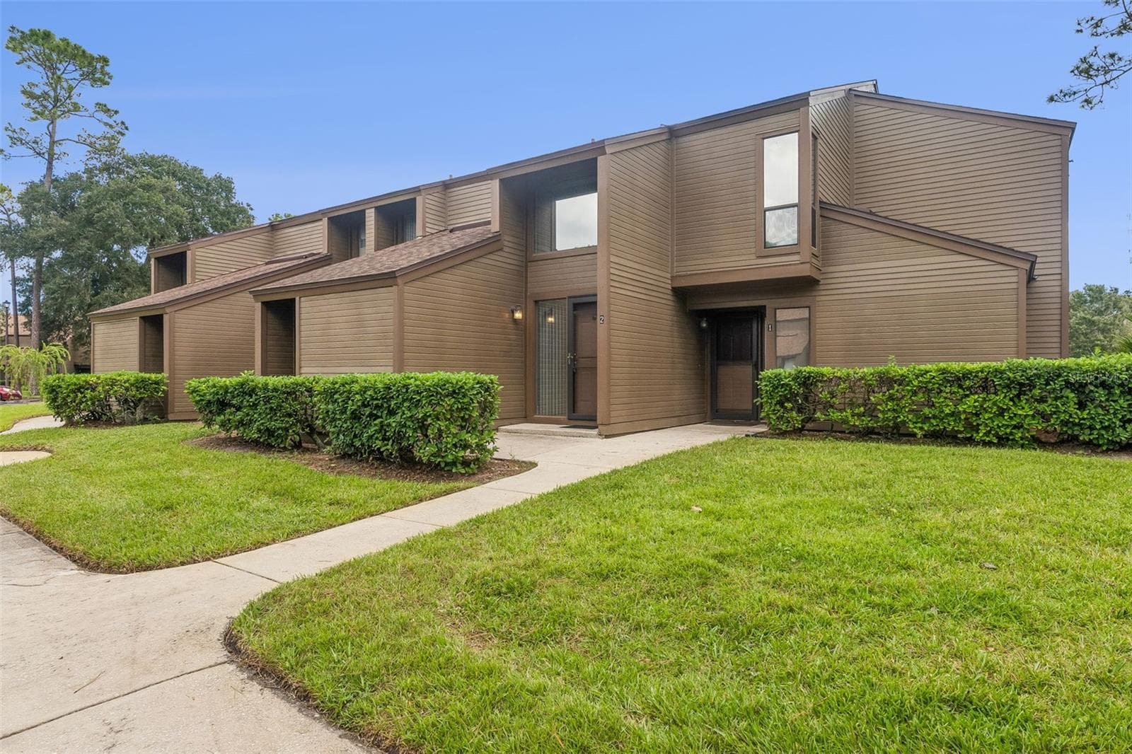 2 SALISBURY CT