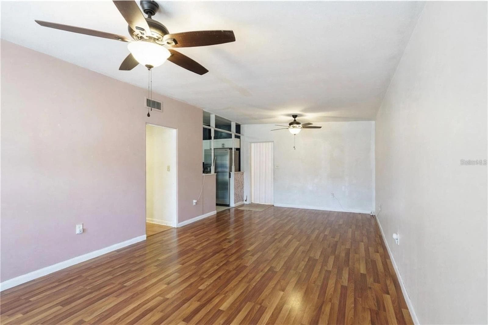 Beautiful laminate flooring - 3523 SE 6TH ST, OCALA