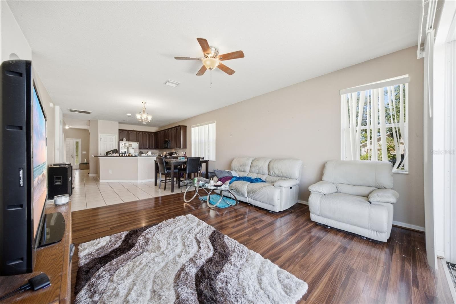 Family room 14'9" x 14'0" - 10328 CELTIC ASH DR, RUSKIN