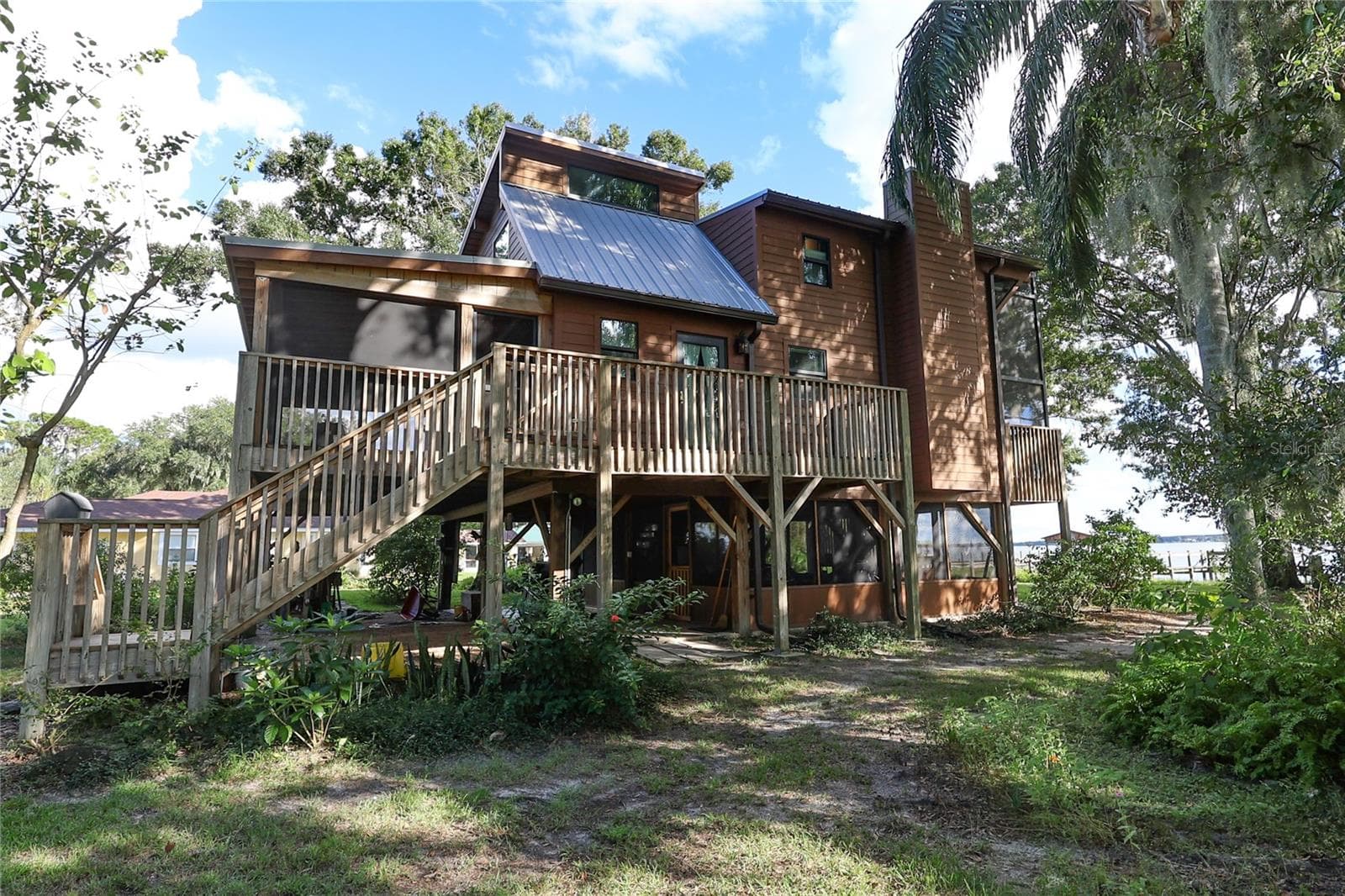 733 N LAKE REEDY BLVD