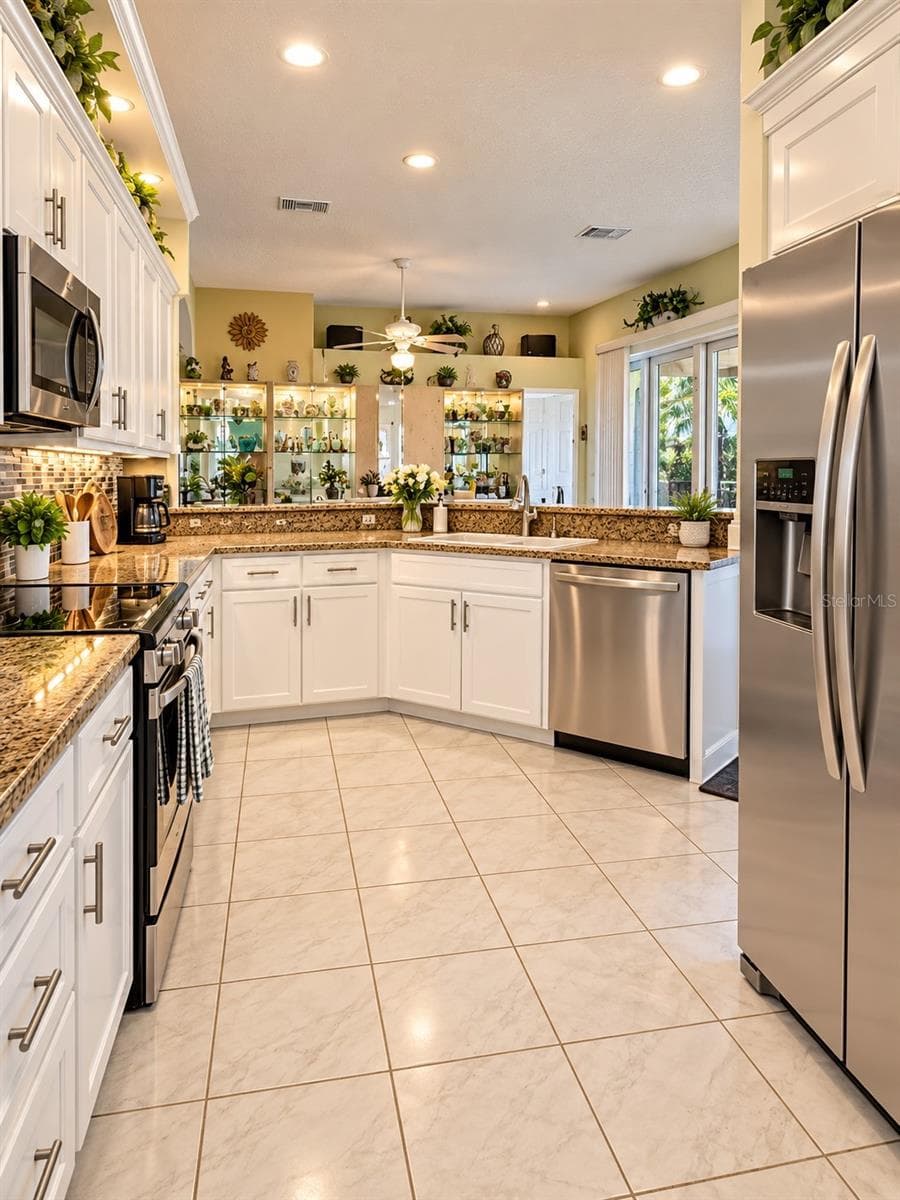 Single Family Residence at 48 N CRYSTAL MEADOW PATH, LECANTO, photo 8 of 21