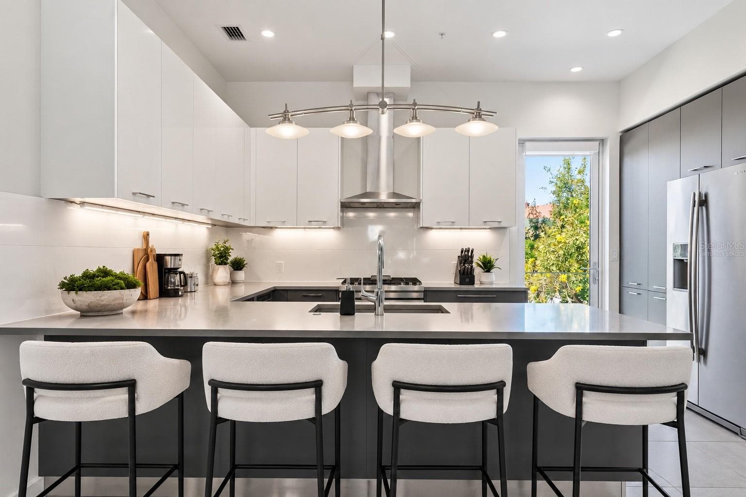 Virtually Staged - 620 RAWLS AVE, SARASOTA