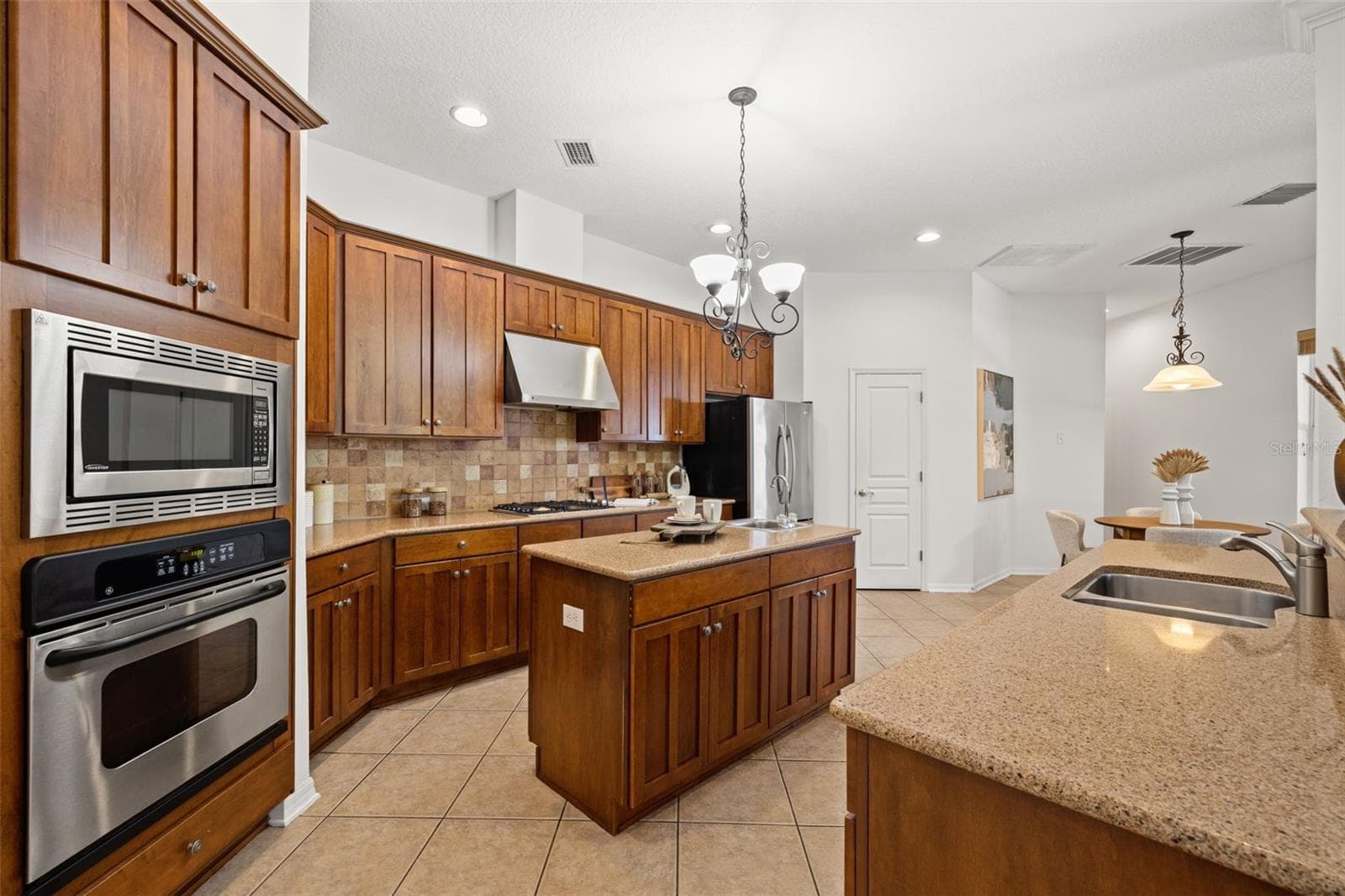 Single Family Residence at 14623 CANOPY DR, TAMPA, photo 12 of 74