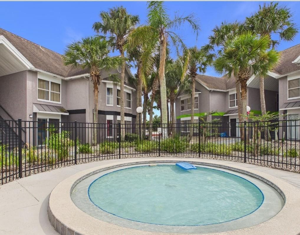 Condo - Hotel at 3100 PARKWAY BLVD #730, KISSIMMEE, photo 16 of 22