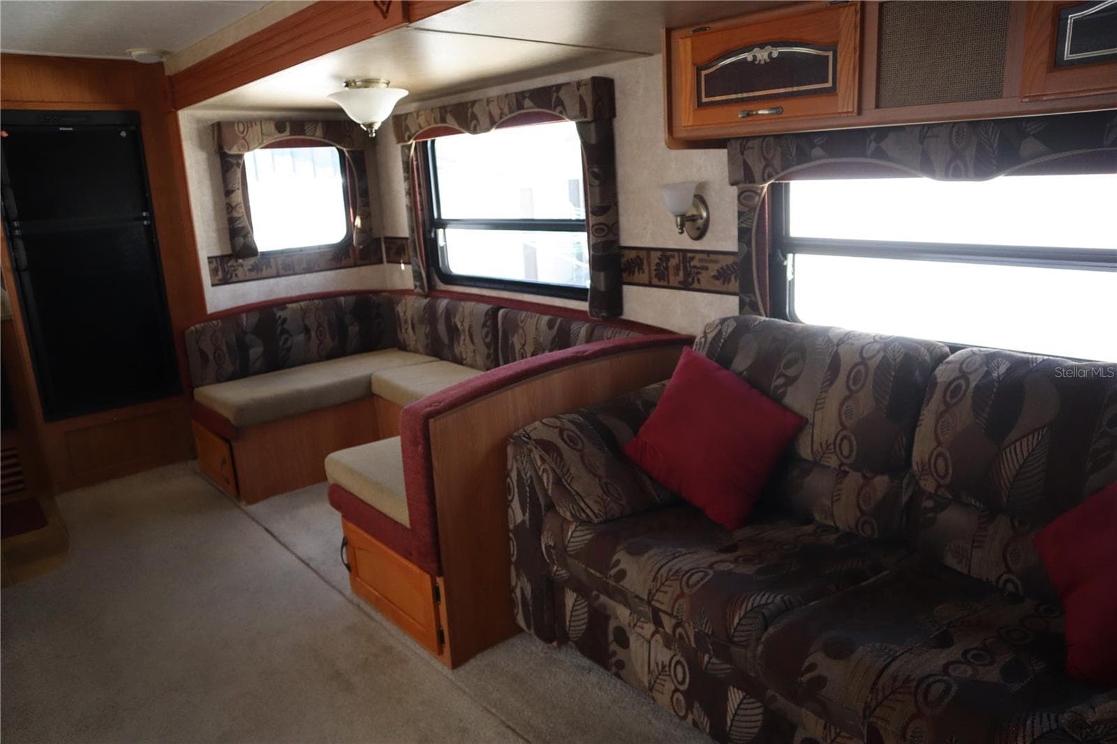Manufactured Home at 9431 COUGAR DR, WEEKI WACHEE, photo 3 of 23