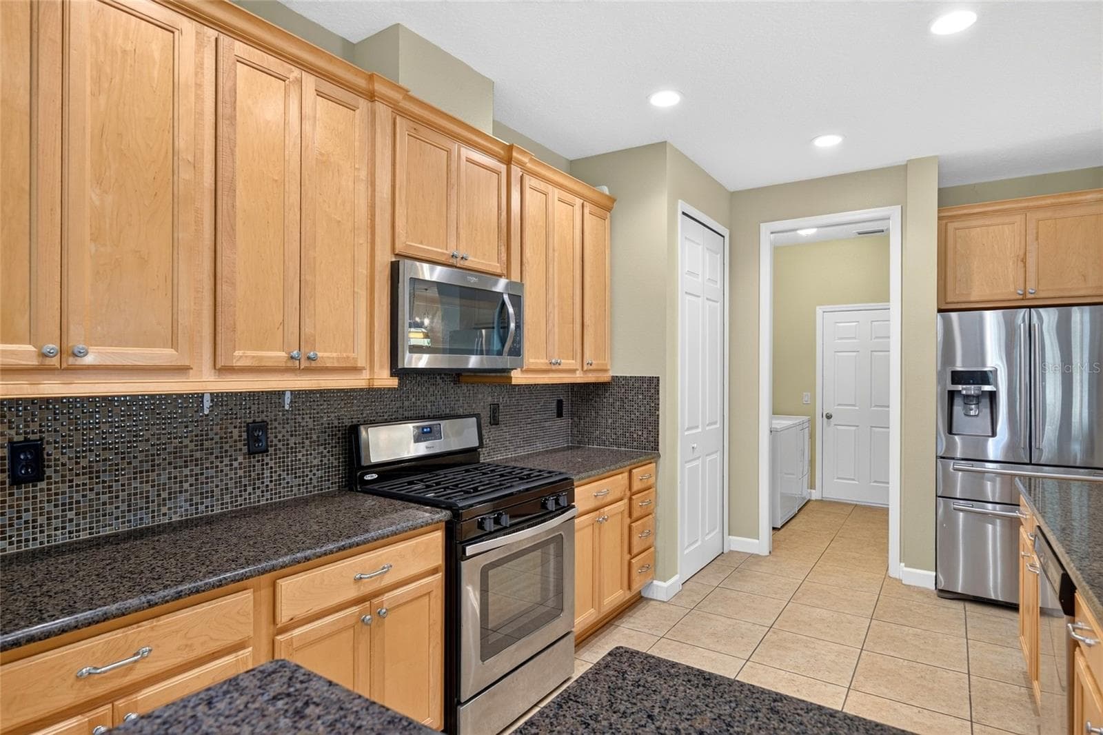 Single Family Residence at 8301 BRIDGEPORT BAY CIR, MOUNT DORA, photo 9 of 31