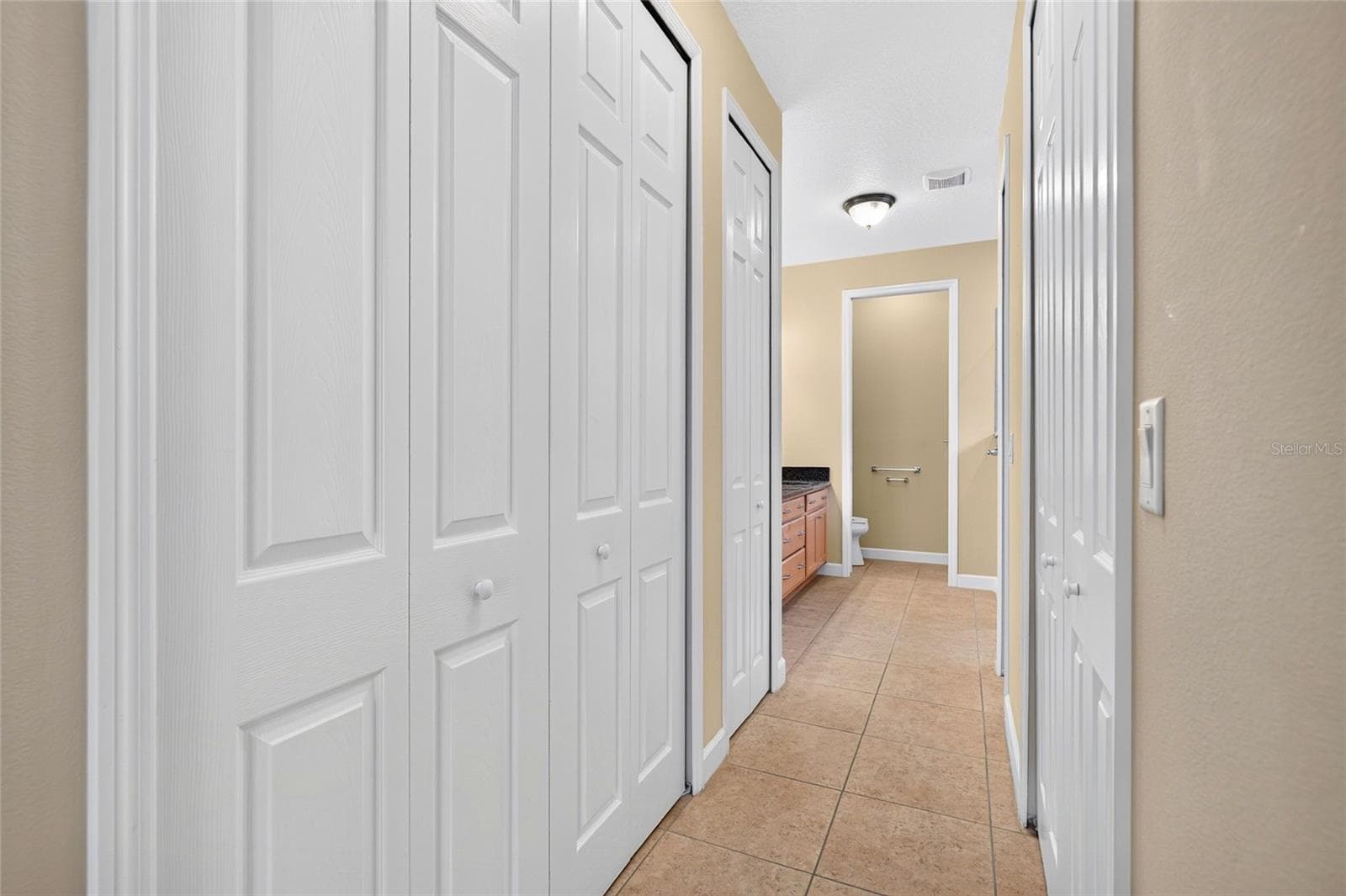 Walk-in closets. - 8301 BRIDGEPORT BAY CIR, MOUNT DORA