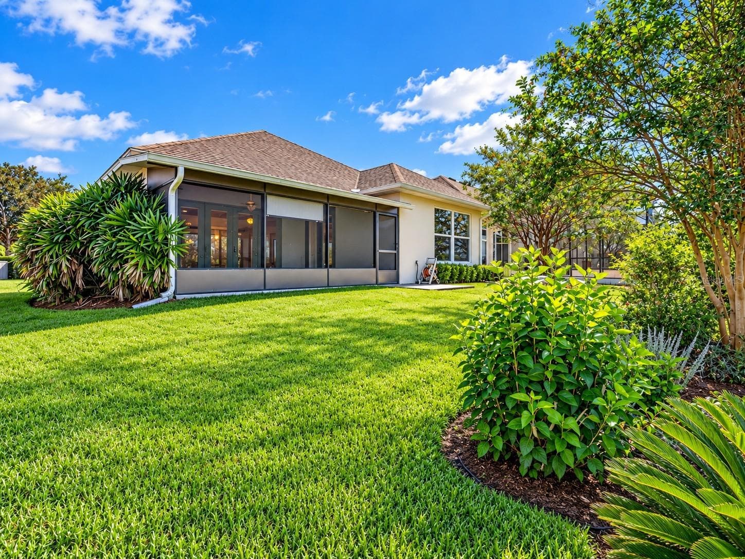 Single Family Residence at 8301 BRIDGEPORT BAY CIR, MOUNT DORA, photo 25 of 31