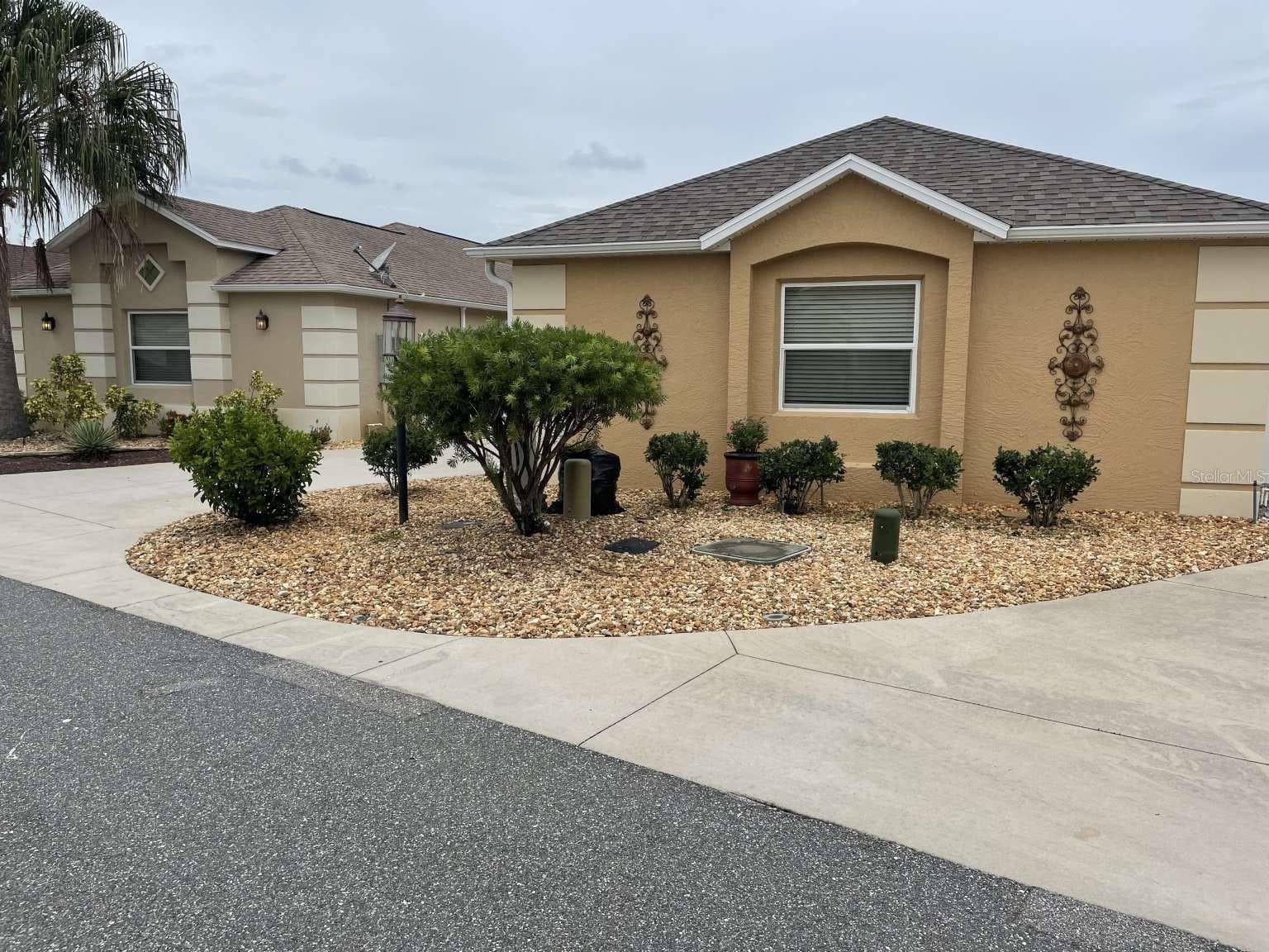 Villa at 1067 CARVER CT, THE VILLAGES, photo 5 of 69