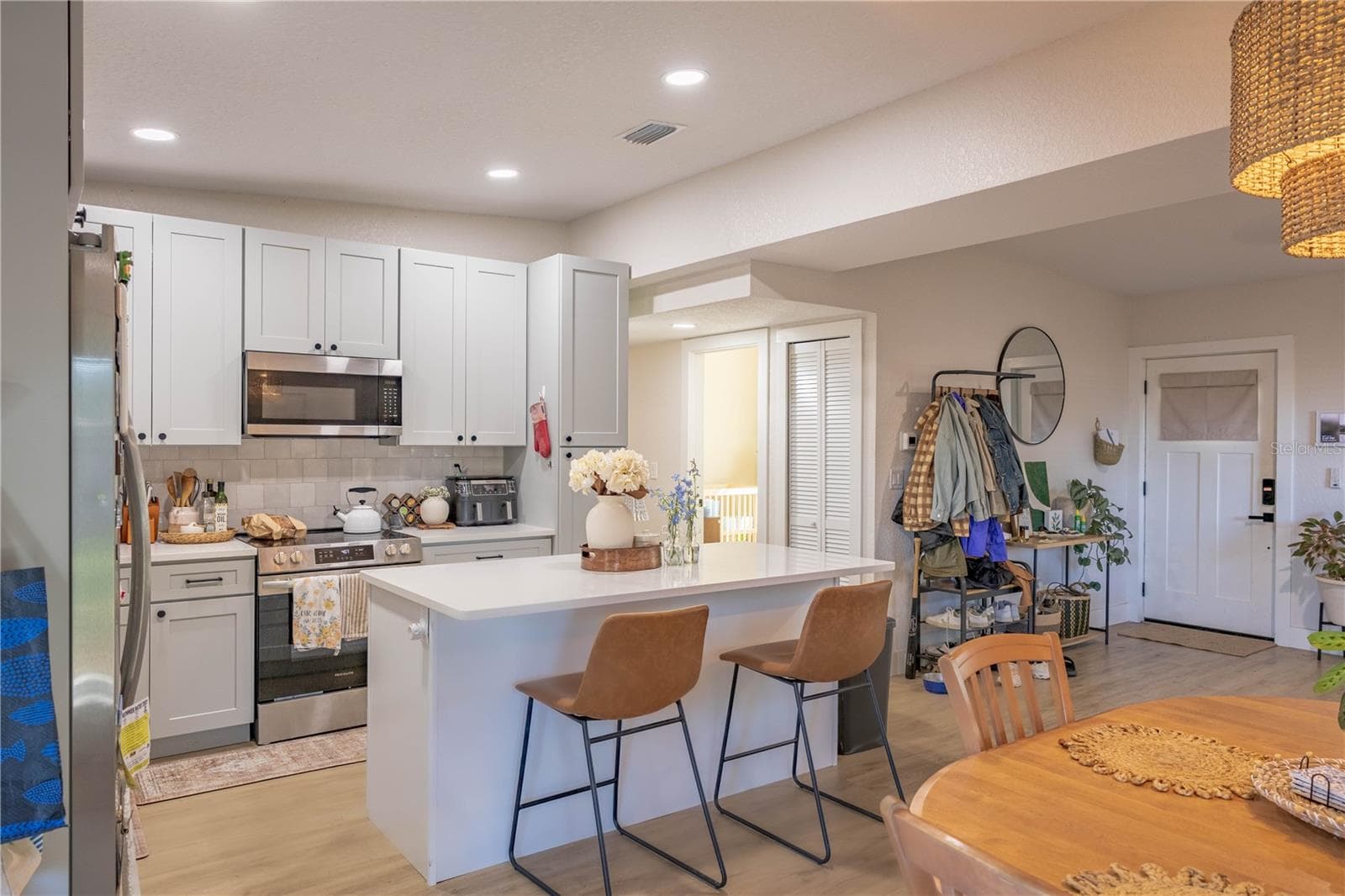 Single Family Residence at 8485 PELICAN LN, SEMINOLE, photo 6 of 23