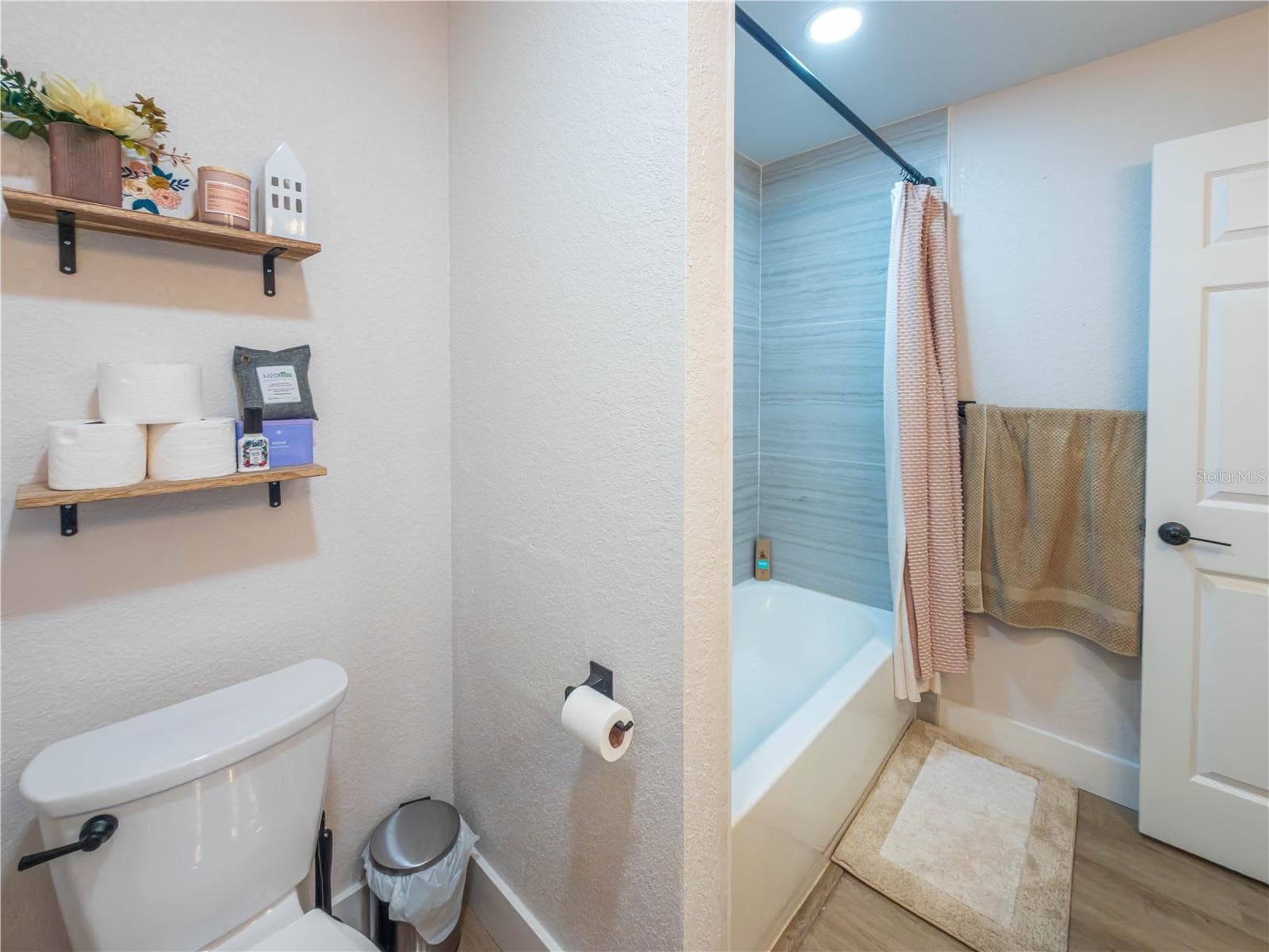 Single Family Residence at 8485 PELICAN LN, SEMINOLE, photo 17 of 23
