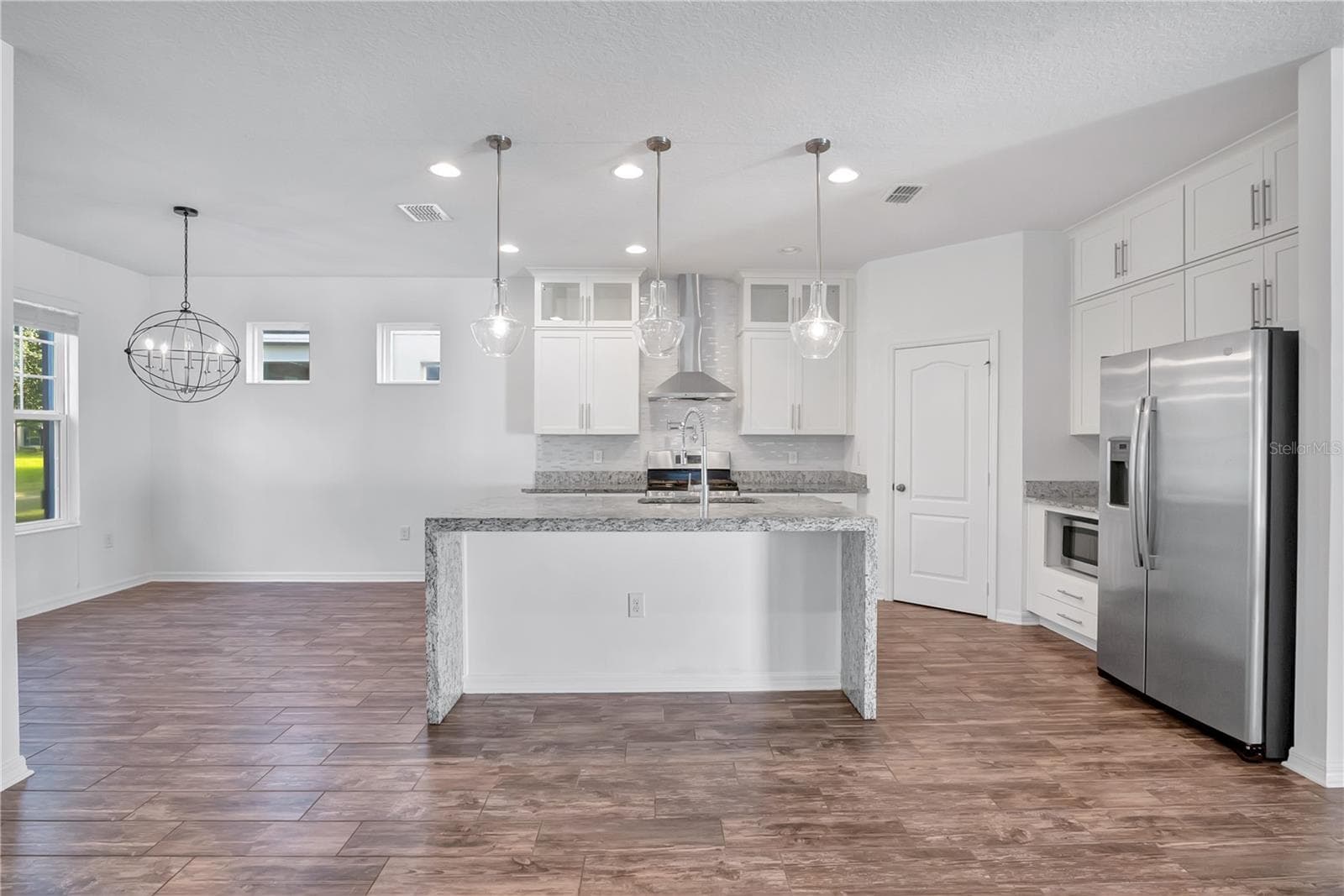 Single Family Residence at 15066 MARBLED GODWIT DR, WINTER GARDEN, photo 4 of 77