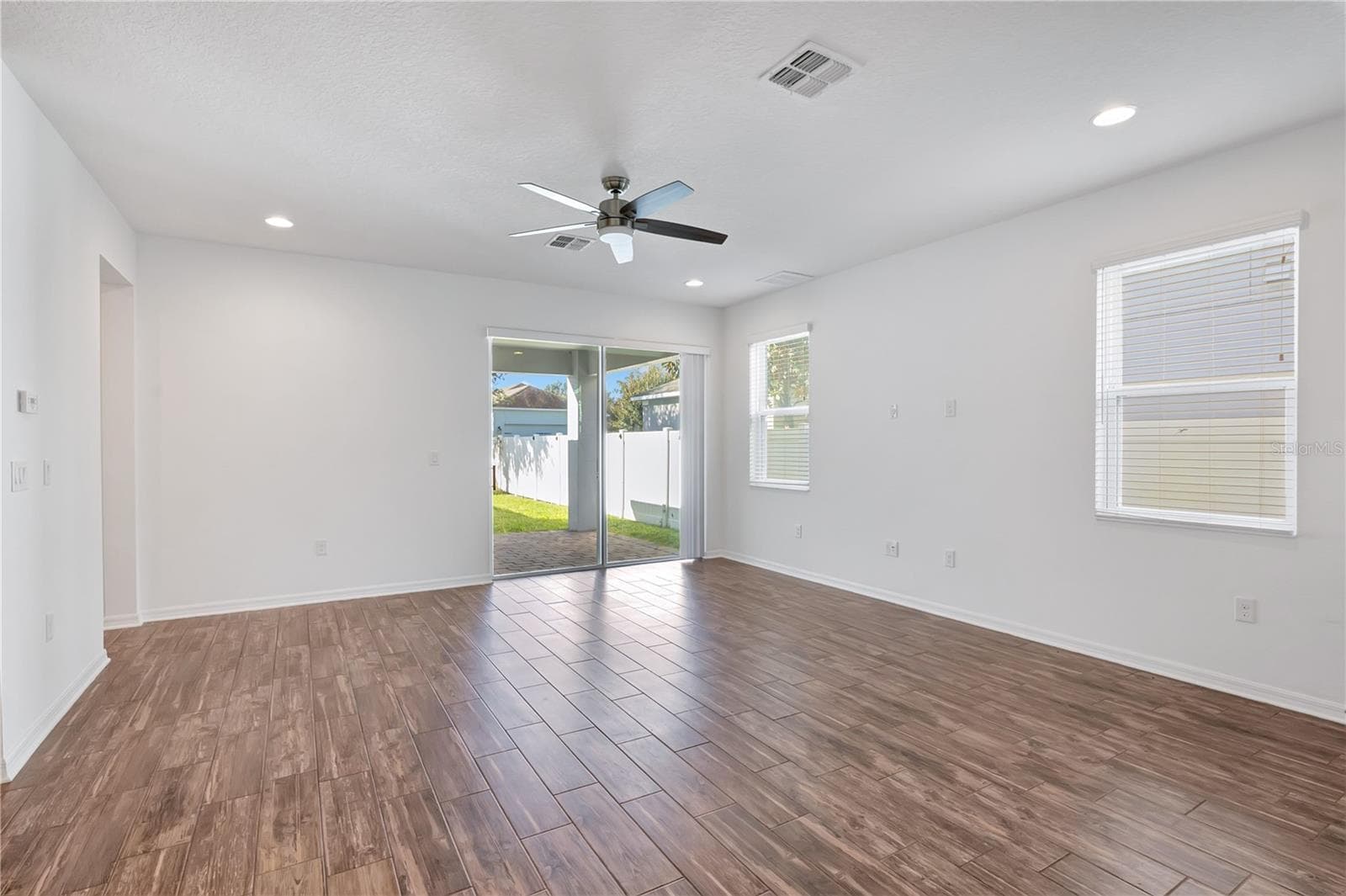 Single Family Residence at 15066 MARBLED GODWIT DR, WINTER GARDEN, photo 7 of 77