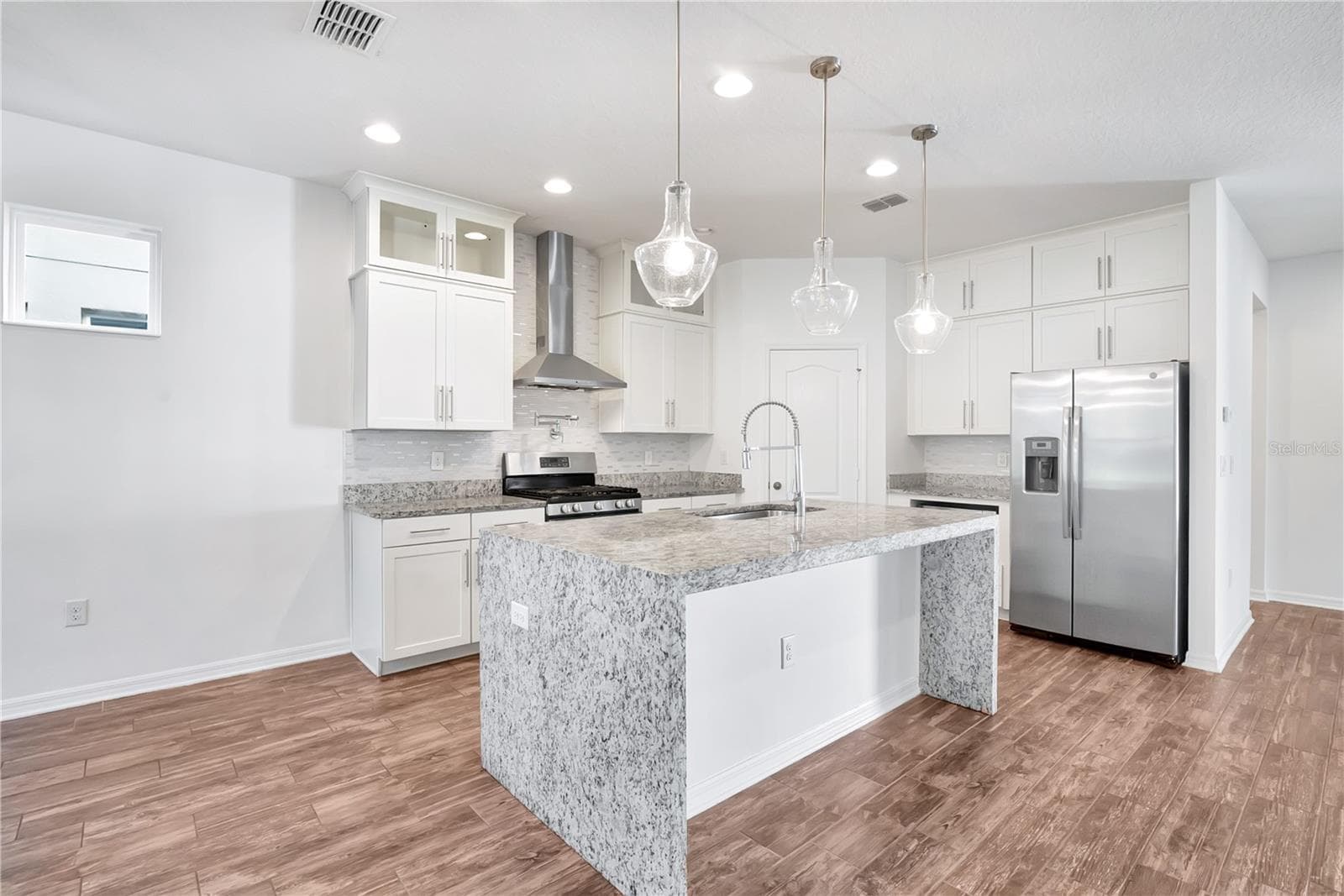 Single Family Residence at 15066 MARBLED GODWIT DR, WINTER GARDEN, photo 8 of 77