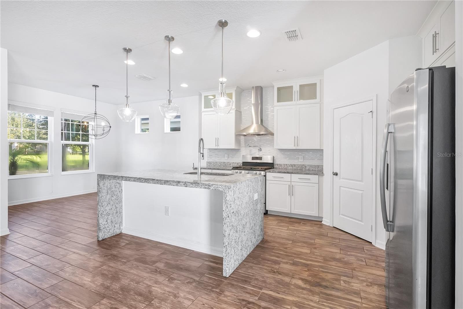 Single Family Residence at 15066 MARBLED GODWIT DR, WINTER GARDEN, photo 9 of 77