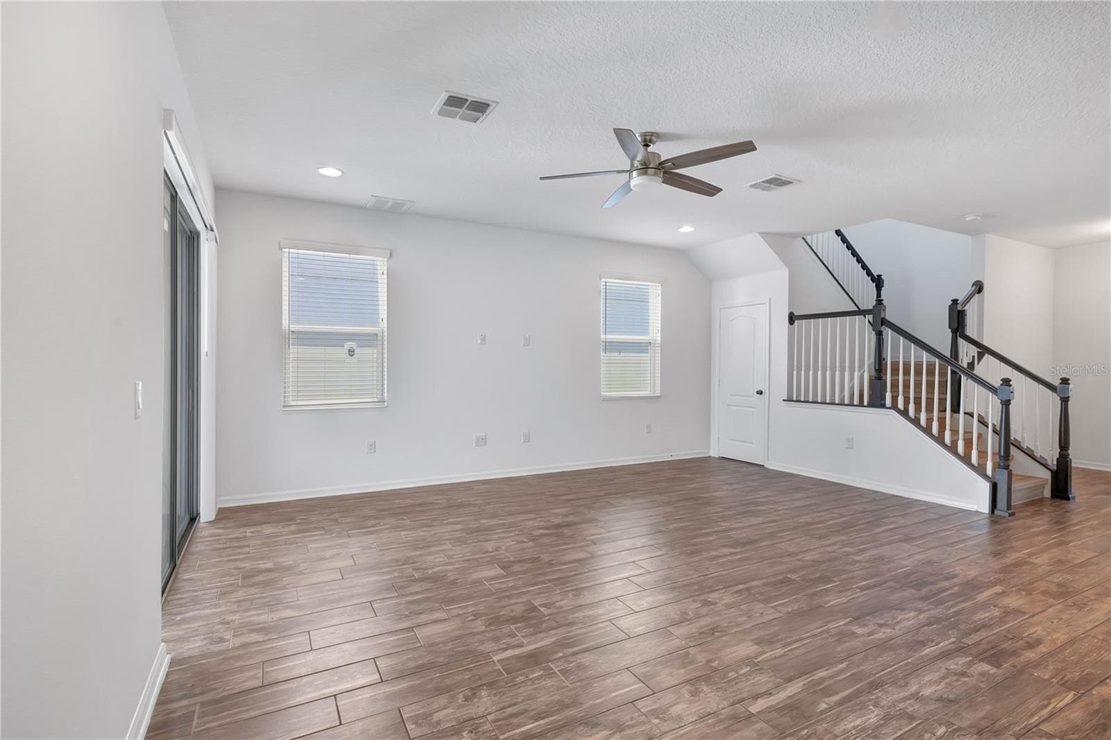 Single Family Residence at 15066 MARBLED GODWIT DR, WINTER GARDEN, photo 11 of 77