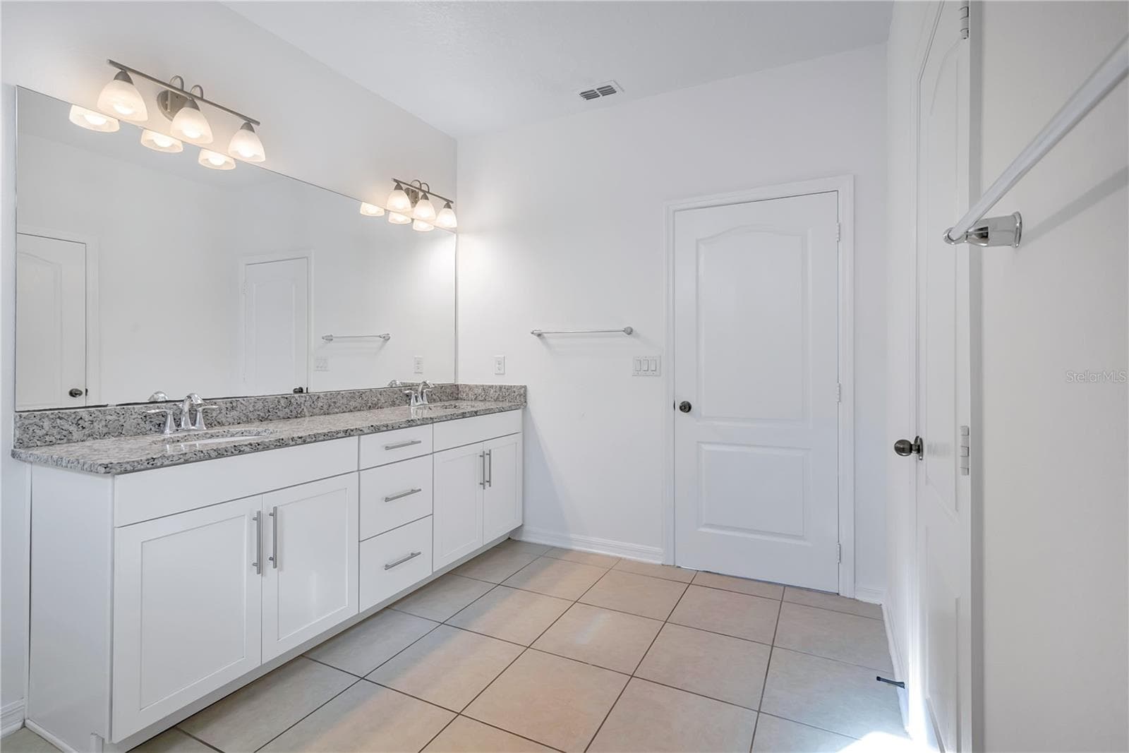 Single Family Residence at 15066 MARBLED GODWIT DR, WINTER GARDEN, photo 21 of 77