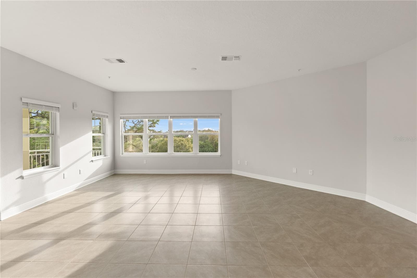 Condominium at 7611 34TH AVE W #301, BRADENTON, photo 10 of 69