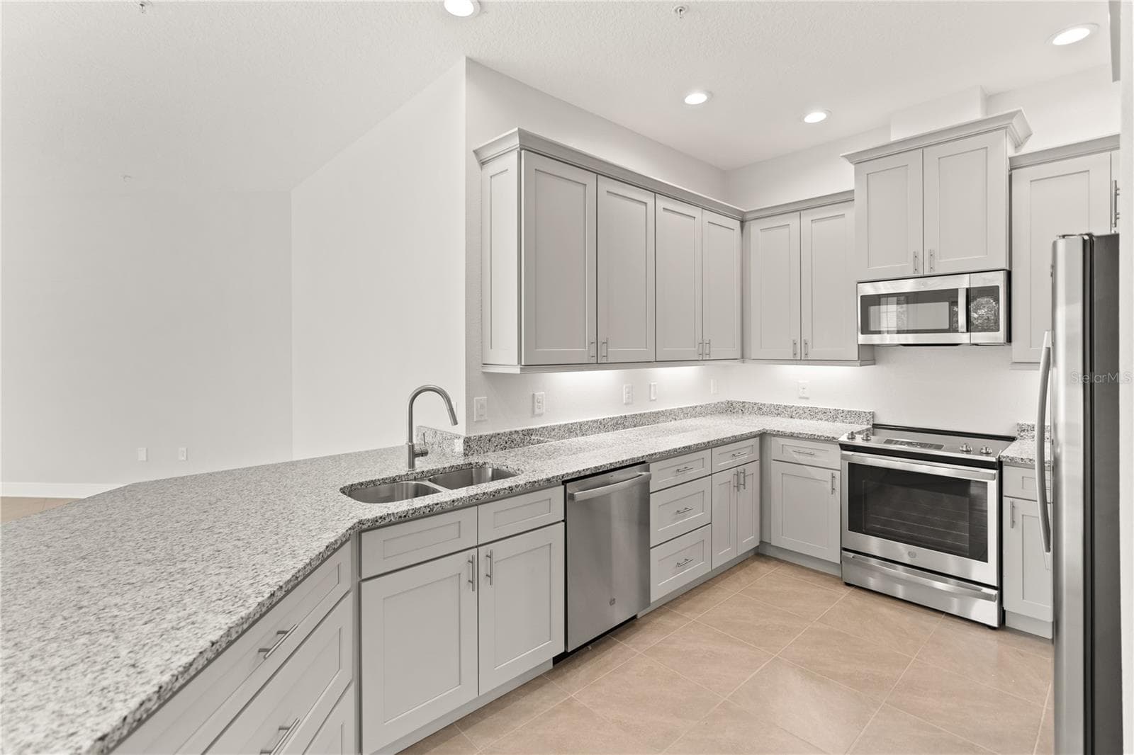 Condominium at 7611 34TH AVE W #301, BRADENTON, photo 18 of 69