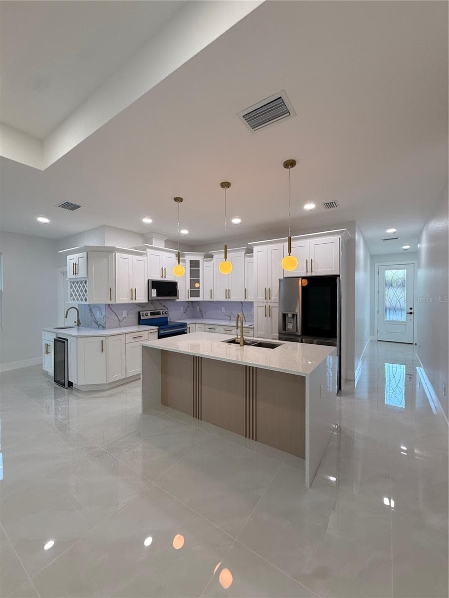 Single Family Residence at 8606 N ALASKA ST, TAMPA, photo 11 of 35