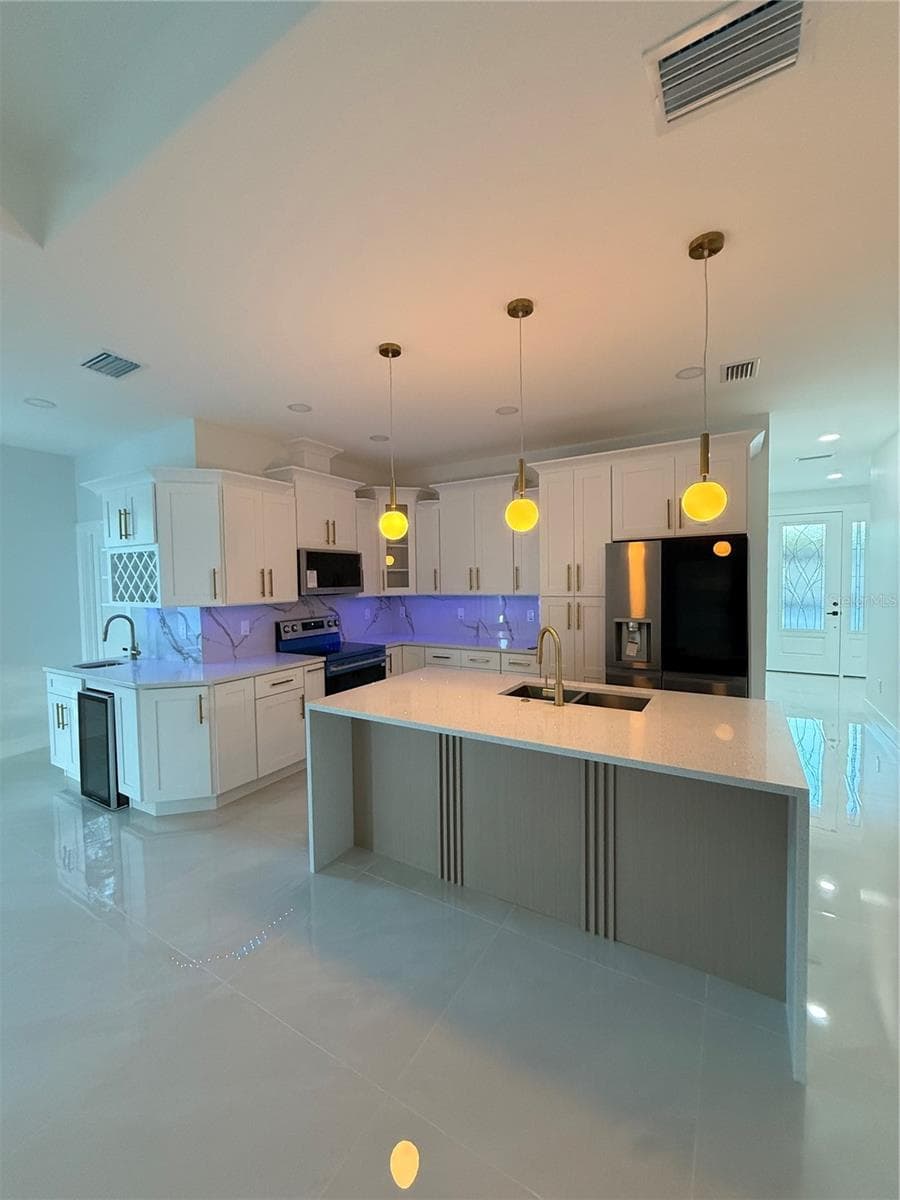 Single Family Residence at 8606 N ALASKA ST, TAMPA, photo 15 of 35