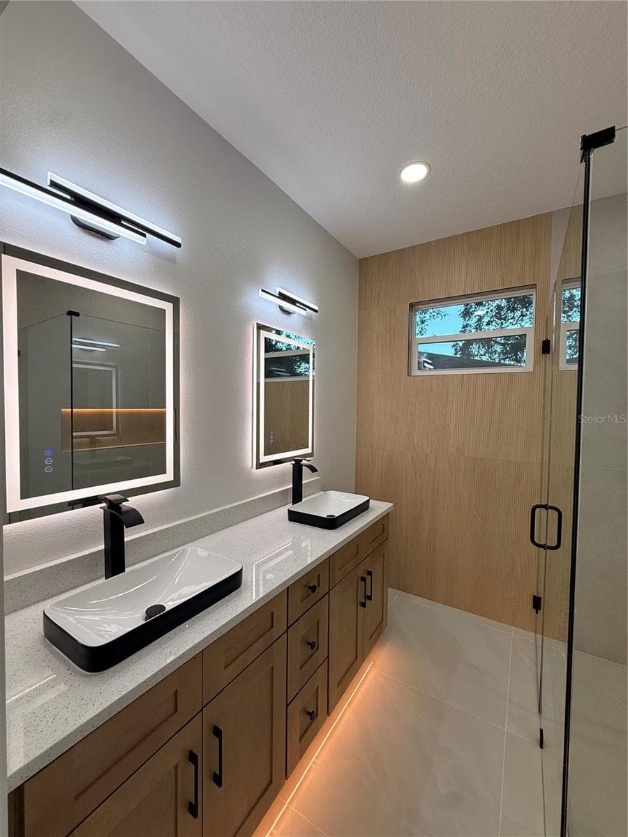 Single Family Residence at 8606 N ALASKA ST, TAMPA, photo 21 of 35
