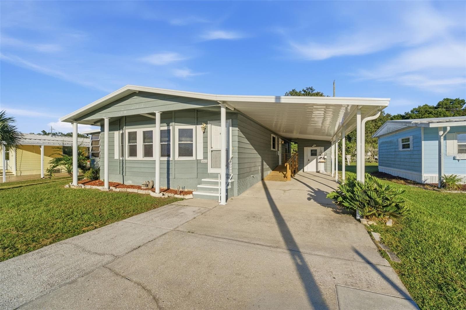 Manufactured Home at 4863 FOXWOOD BLVD, LAKELAND, photo 2 of 42