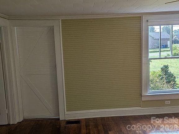 Single Family Residence at 4831 Sulphur Springs Road NE, Hickory, photo 7 of 45