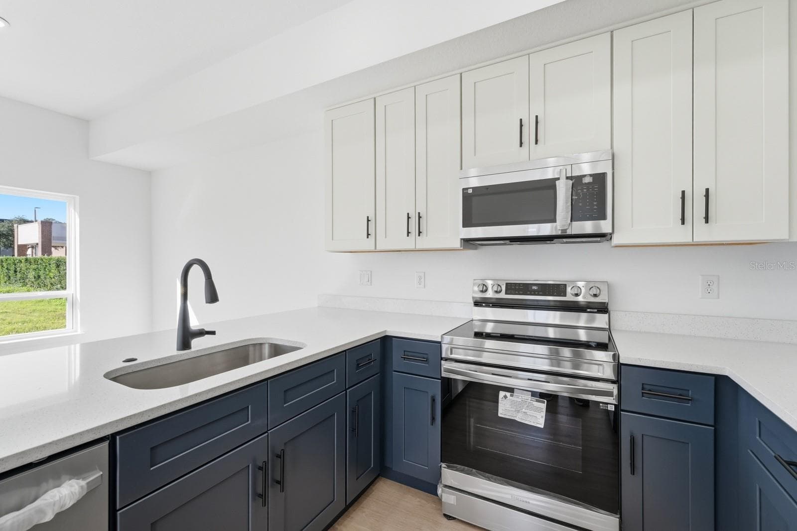 Townhouse at 139 TESSIE LN, SANFORD, photo 6 of 31