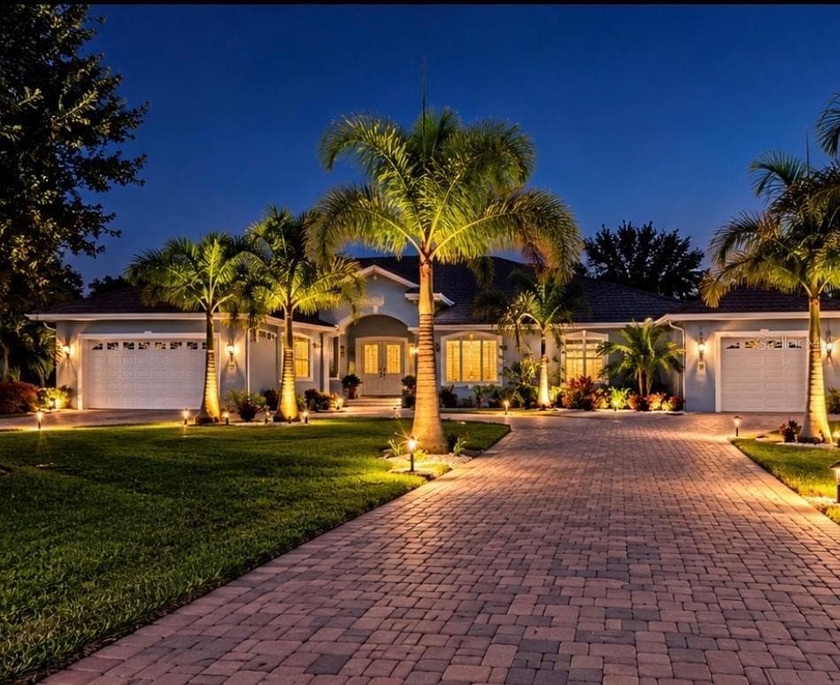 416 ISLAND CAY WAY