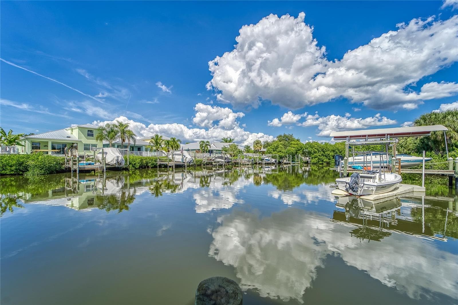 WATERFRONT - 416 ISLAND CAY WAY, APOLLO BEACH