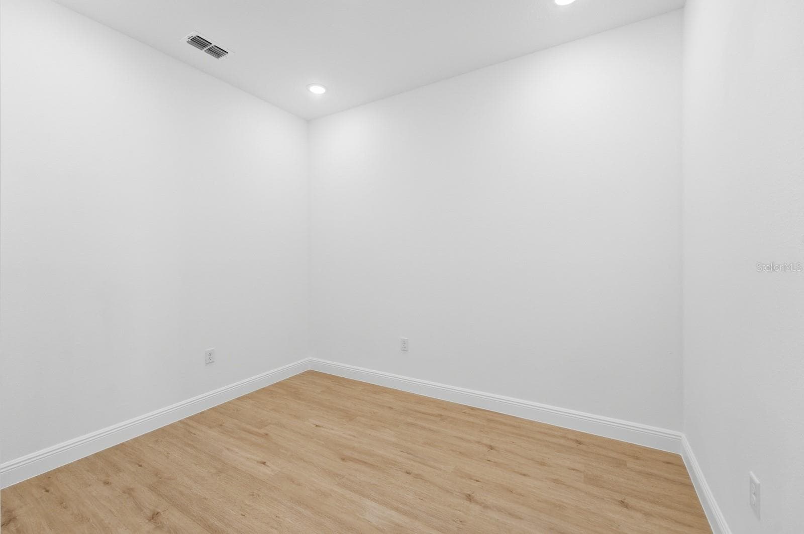 Townhouse at 131 TESSIE LN, SANFORD, photo 10 of 31
