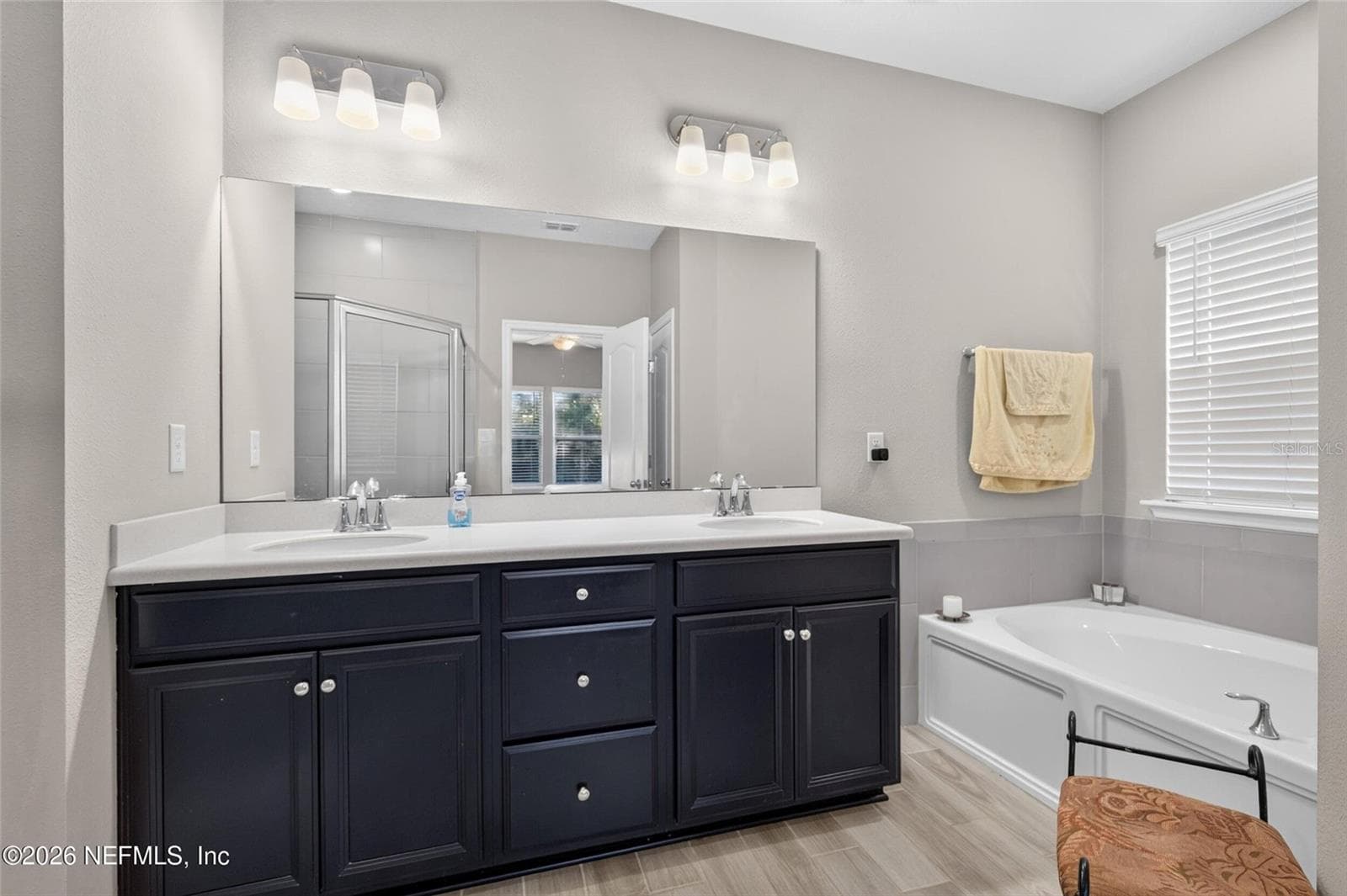 Single Family Residence at 10399 PAVNES CREEK DR, JACKSONVILLE, photo 26 of 53